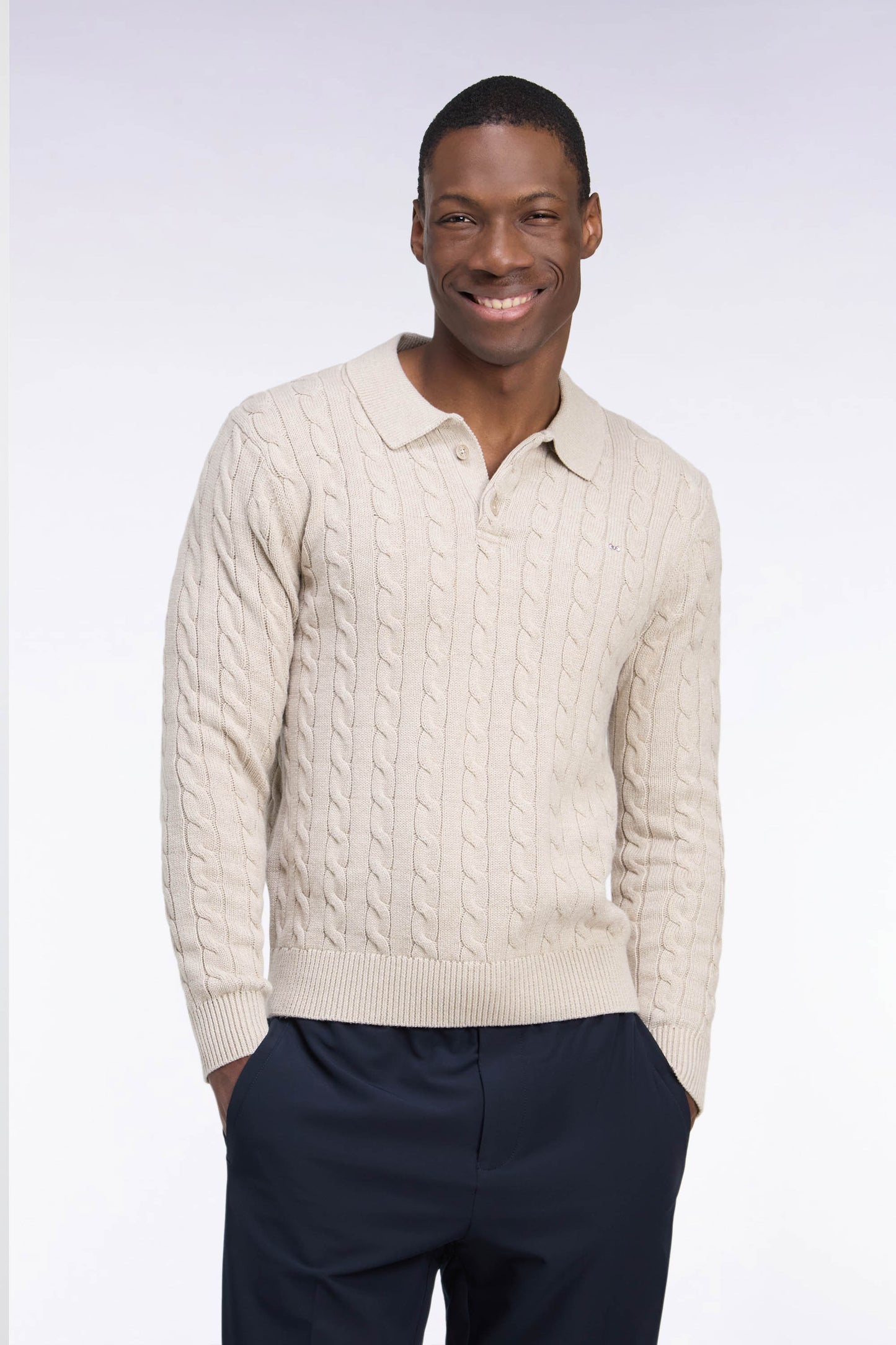 Pull à torsades et col maillot en coton beige coupe droite