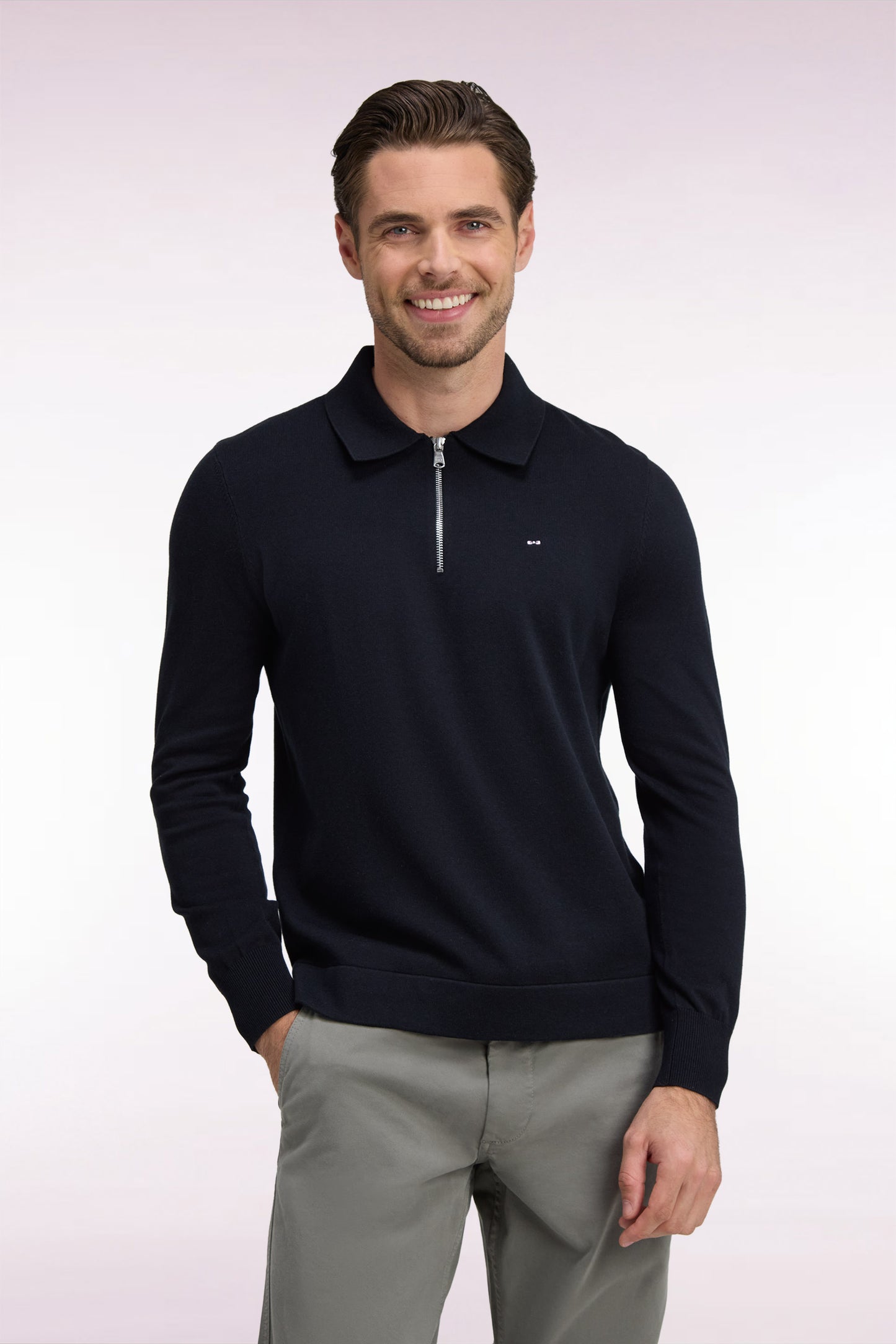 Pull à col polo zippé en coton et viscose noir coupe droite