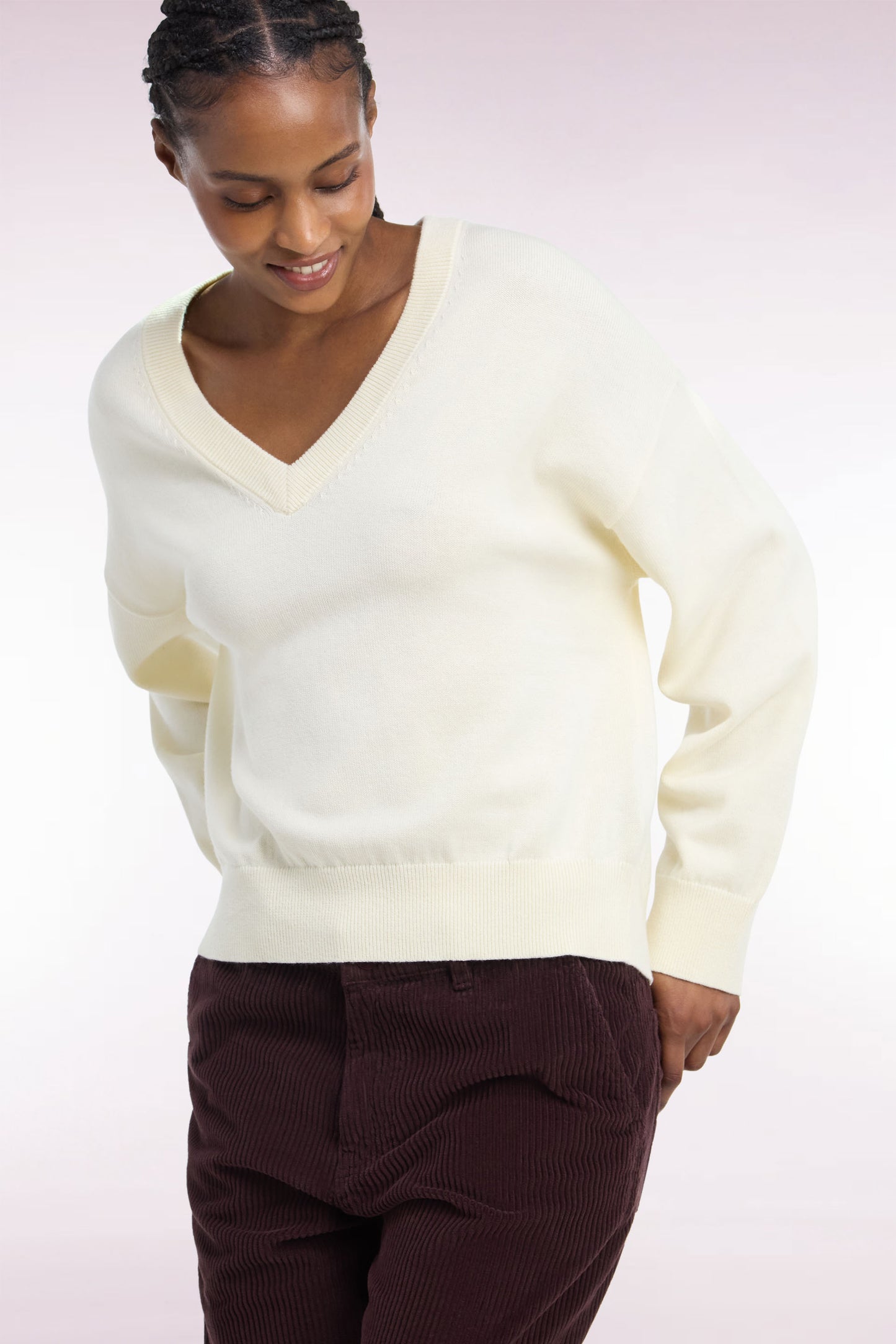 Pull col V en laine et coton écru coupe oversized