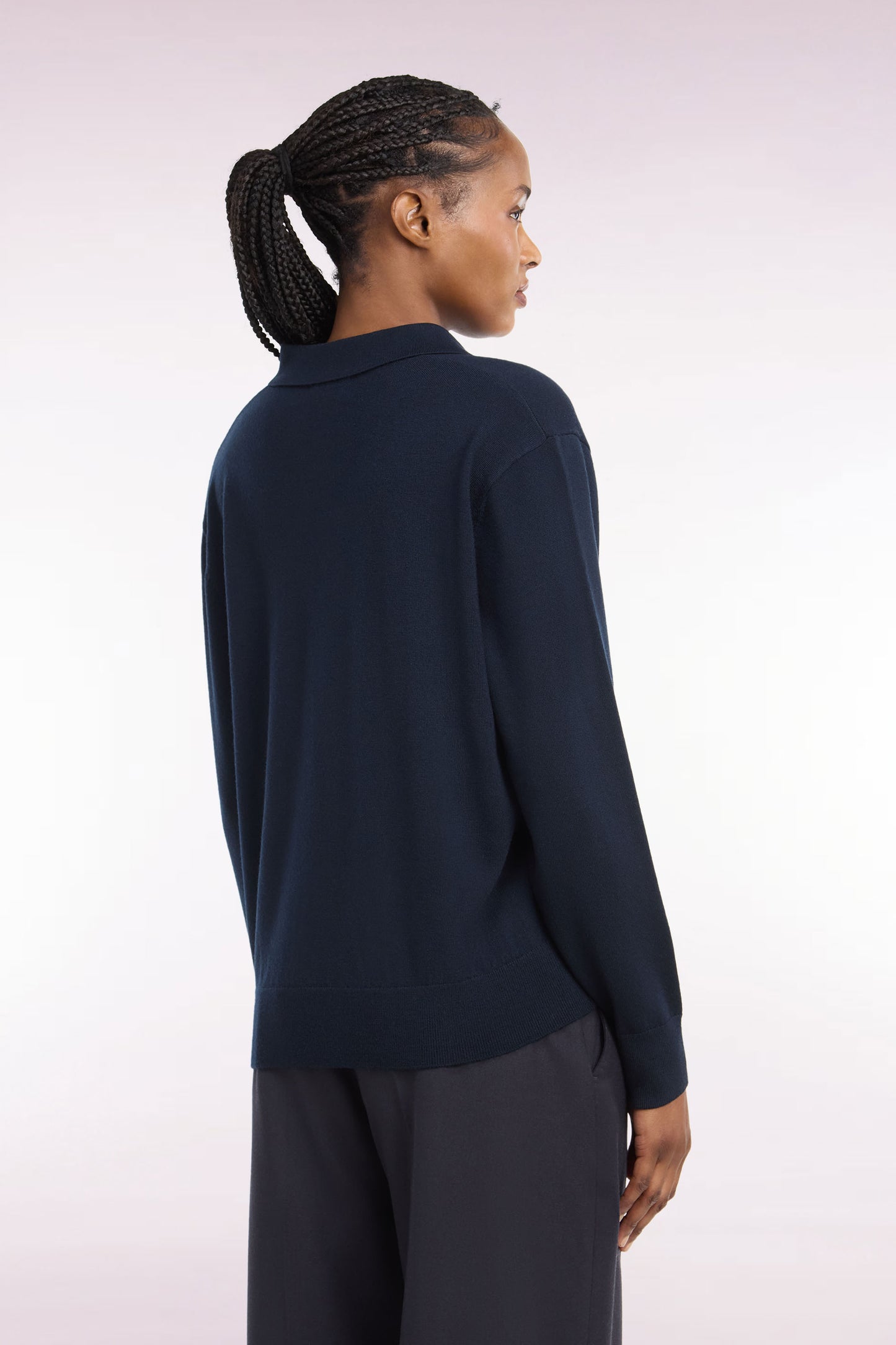 Pull col maillot en laine marine coupe décontractée