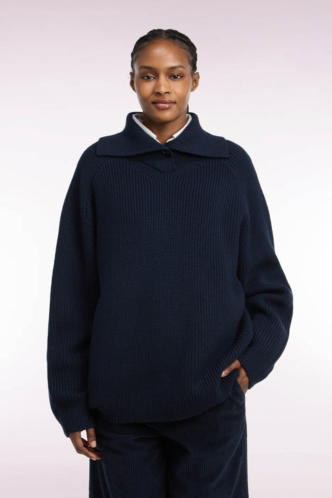 Pull vareuse en laine marine coupe droite - Image 3