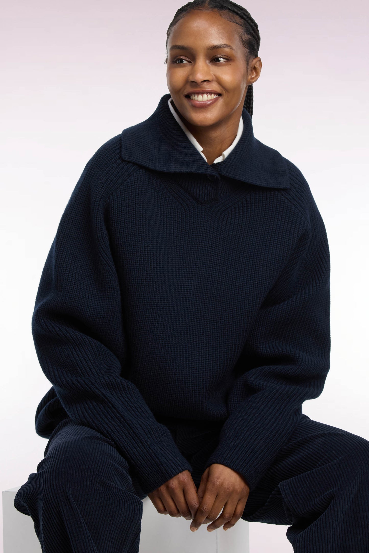 Pull vareuse en laine marine coupe droite