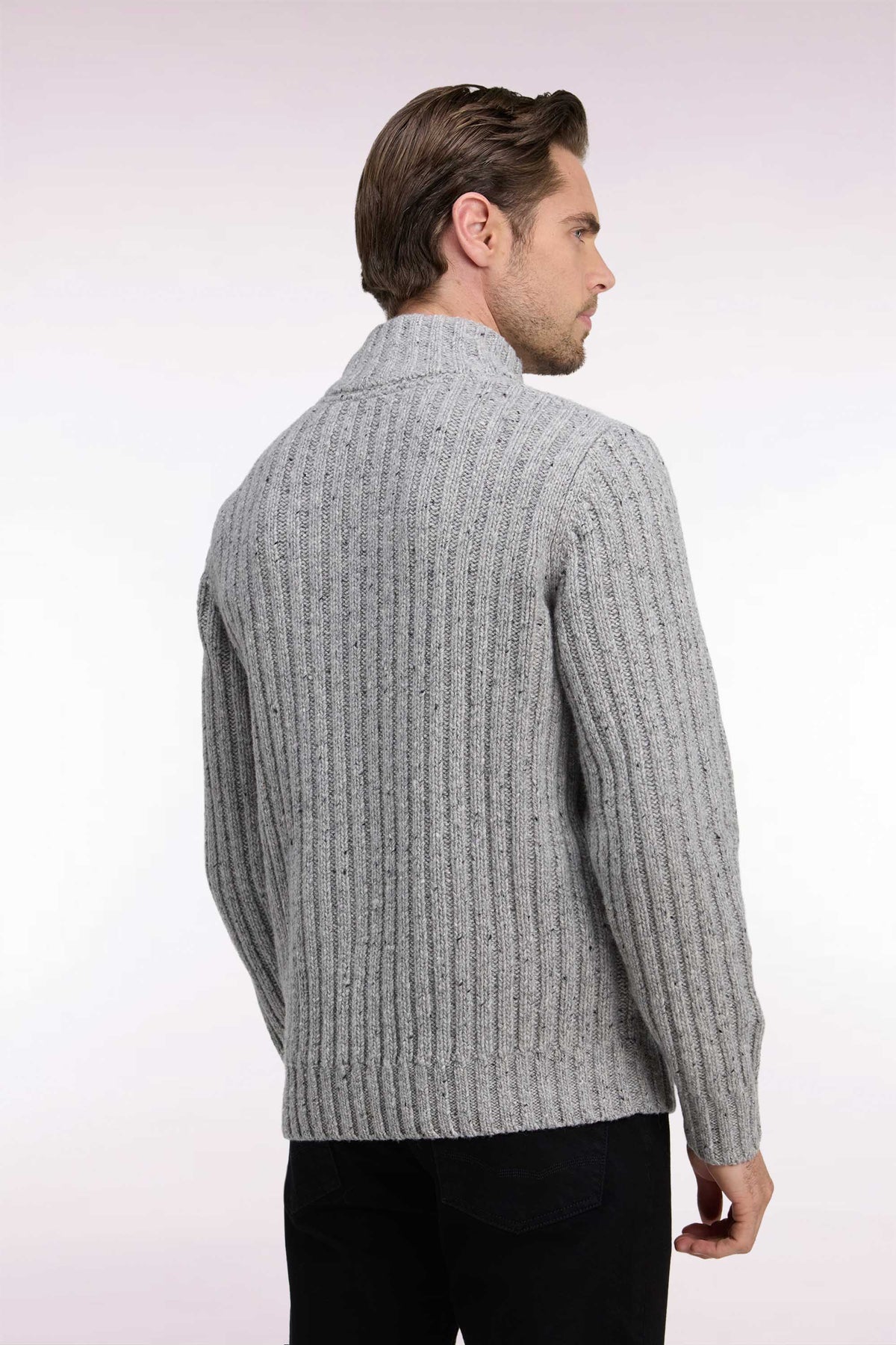 Pull à col montant boutonné en maille épaisse côtelée gris chiné