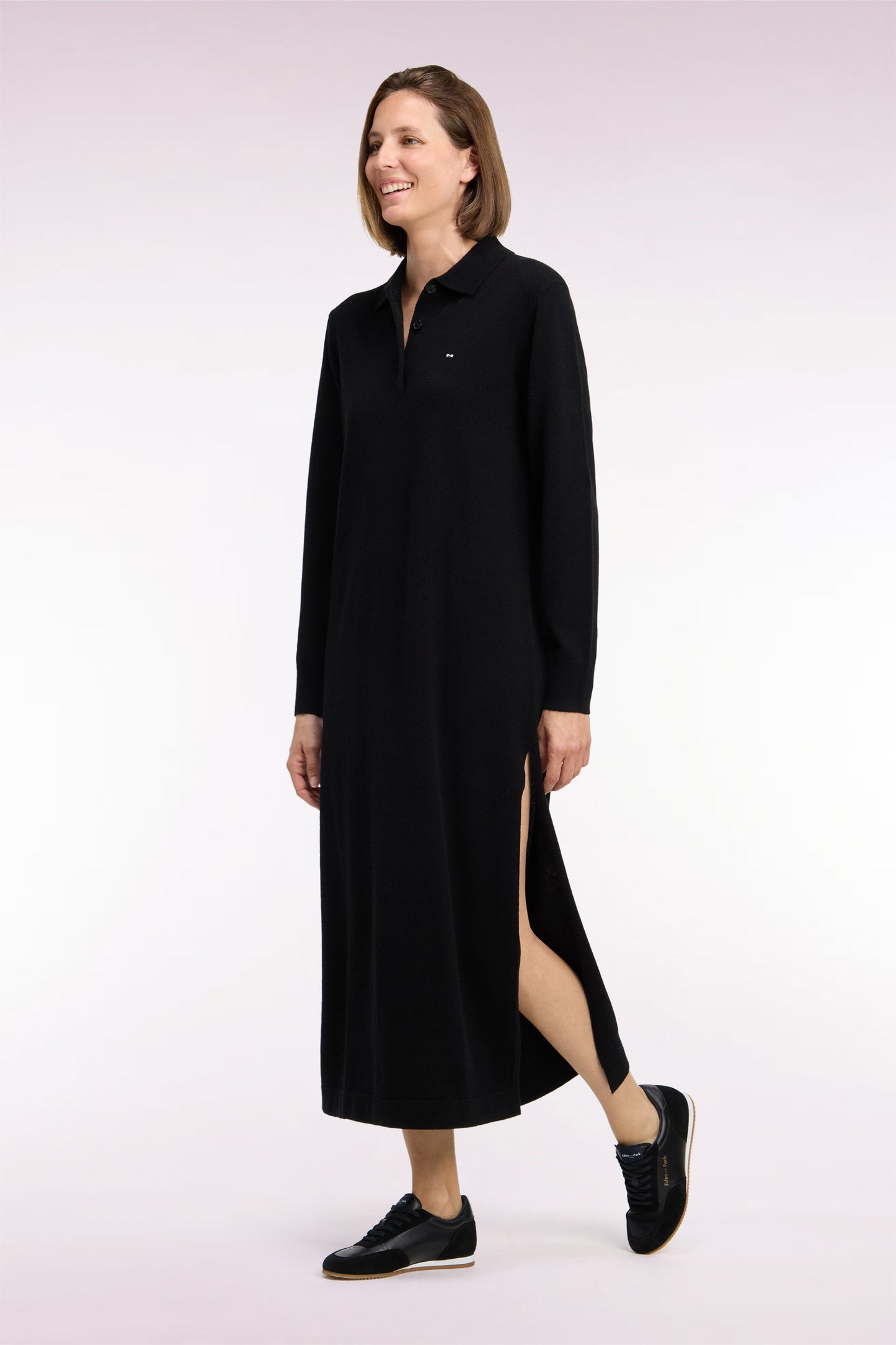 Robe midi à col polo en laine vierge et cachemire noire coupe droite
