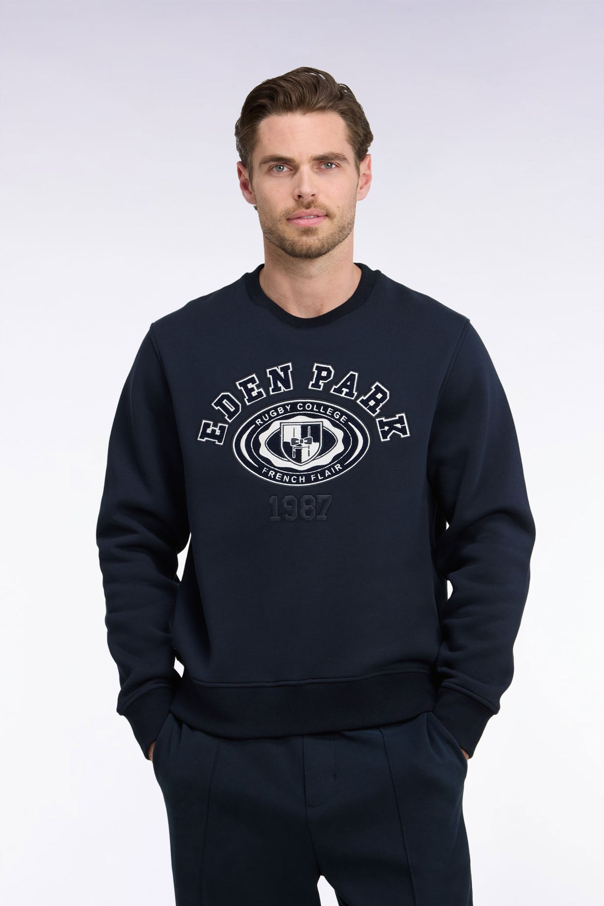 Sweatshirt en molleton marine brodé coupe droite