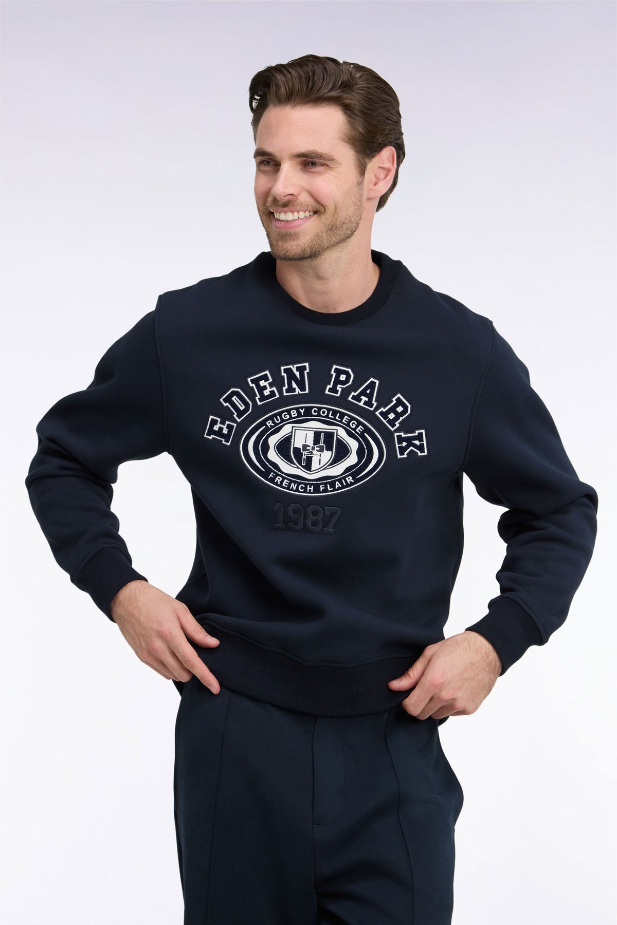 Sweatshirt en molleton marine brodé coupe droite