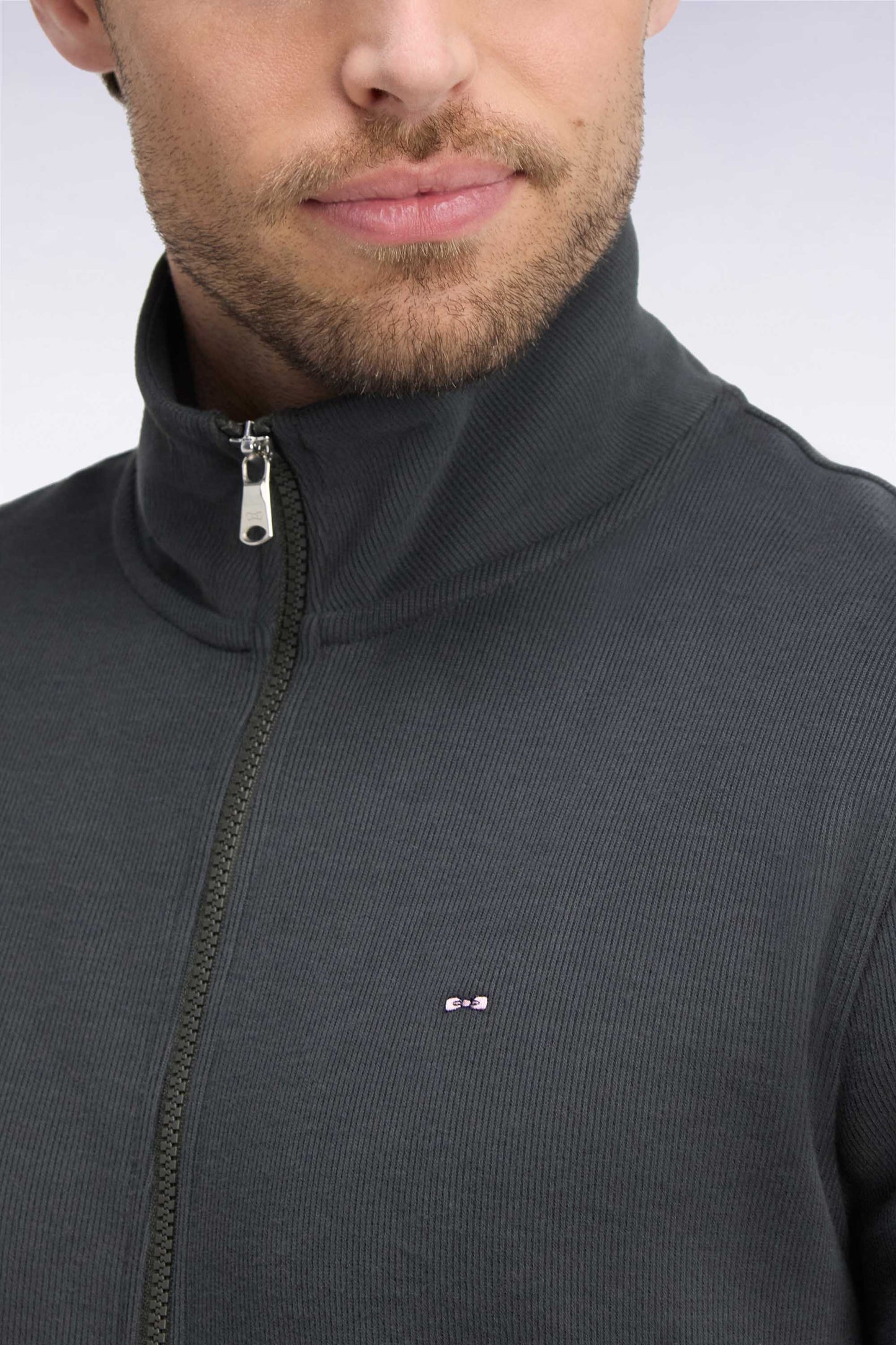 Sweatshirt zippé en molleton coton kaki coupe droite
