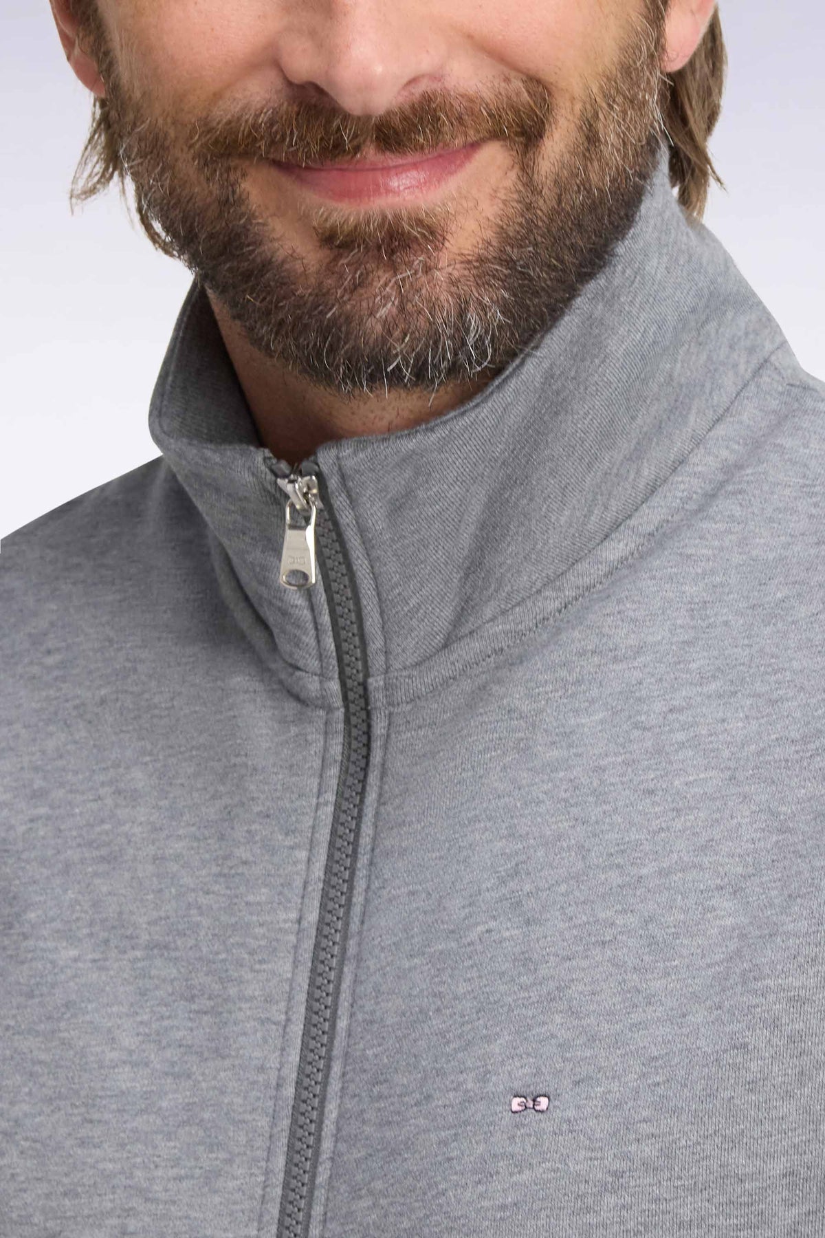 Sweatshirt zippé à col camionneur en coton gris coupe droite