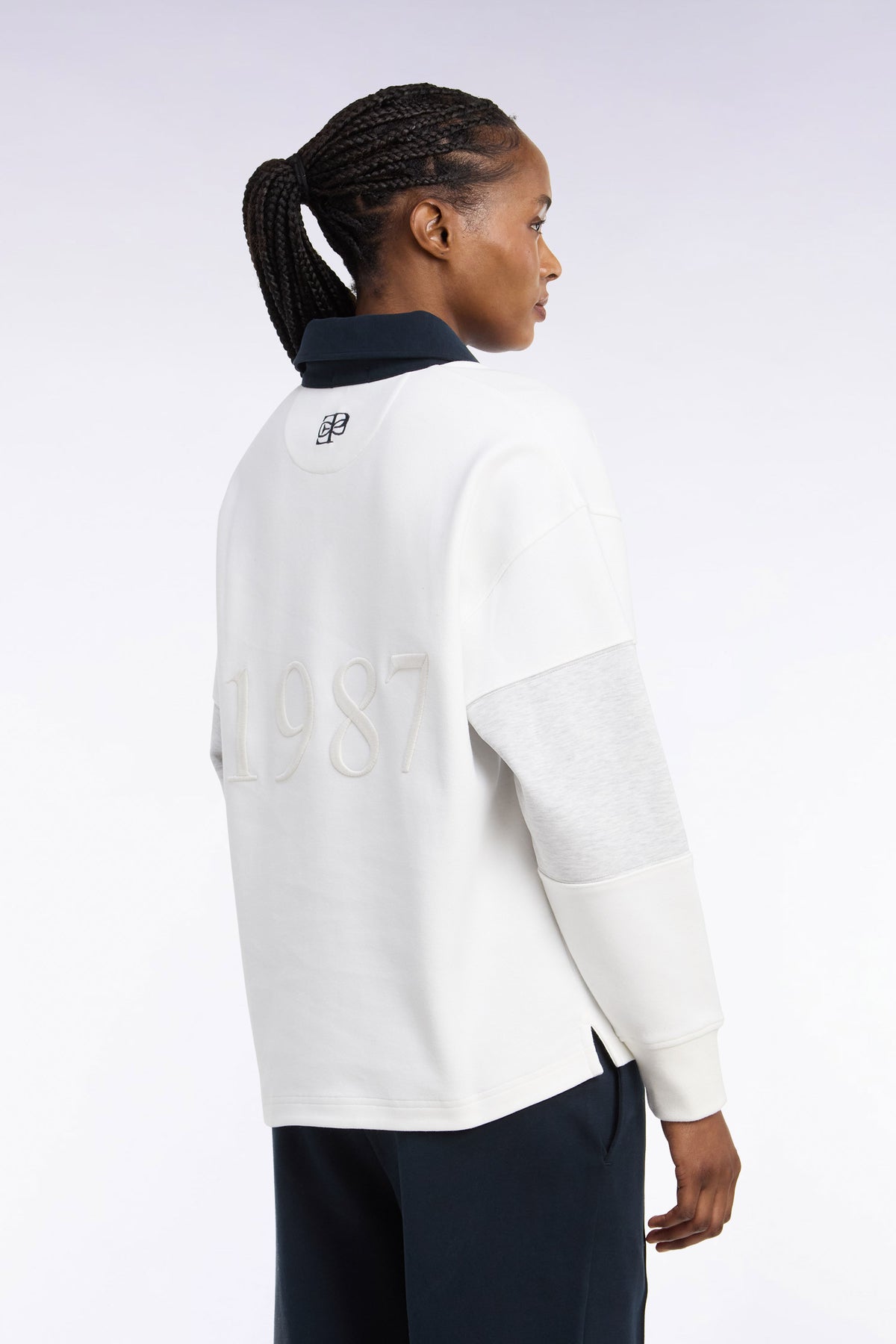 Sweatshirt unisexe à col maillot en interlock écru broderies héritage coupe loose