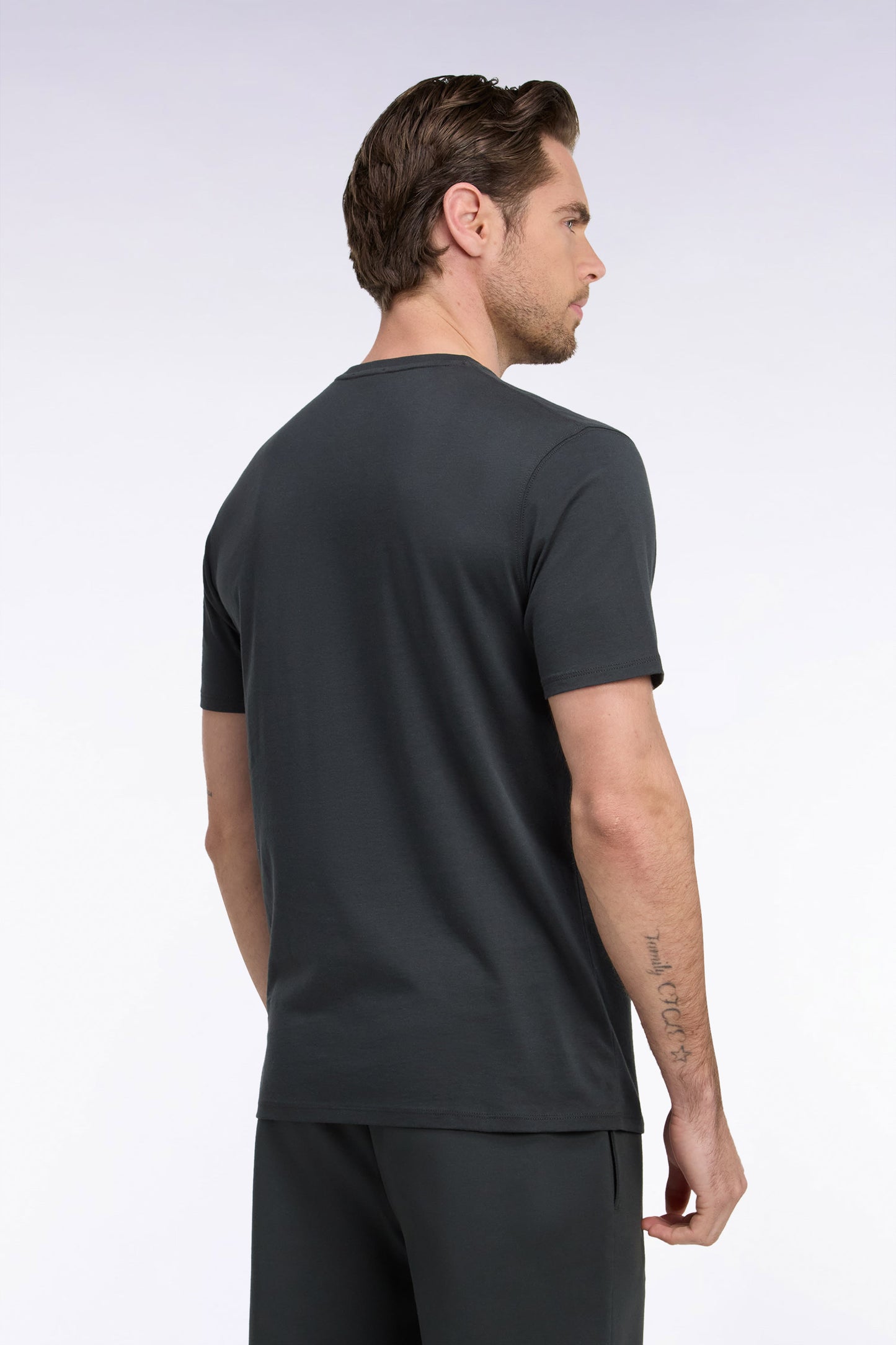 T-shirt manches courtes col rond en coton kaki coupe droite