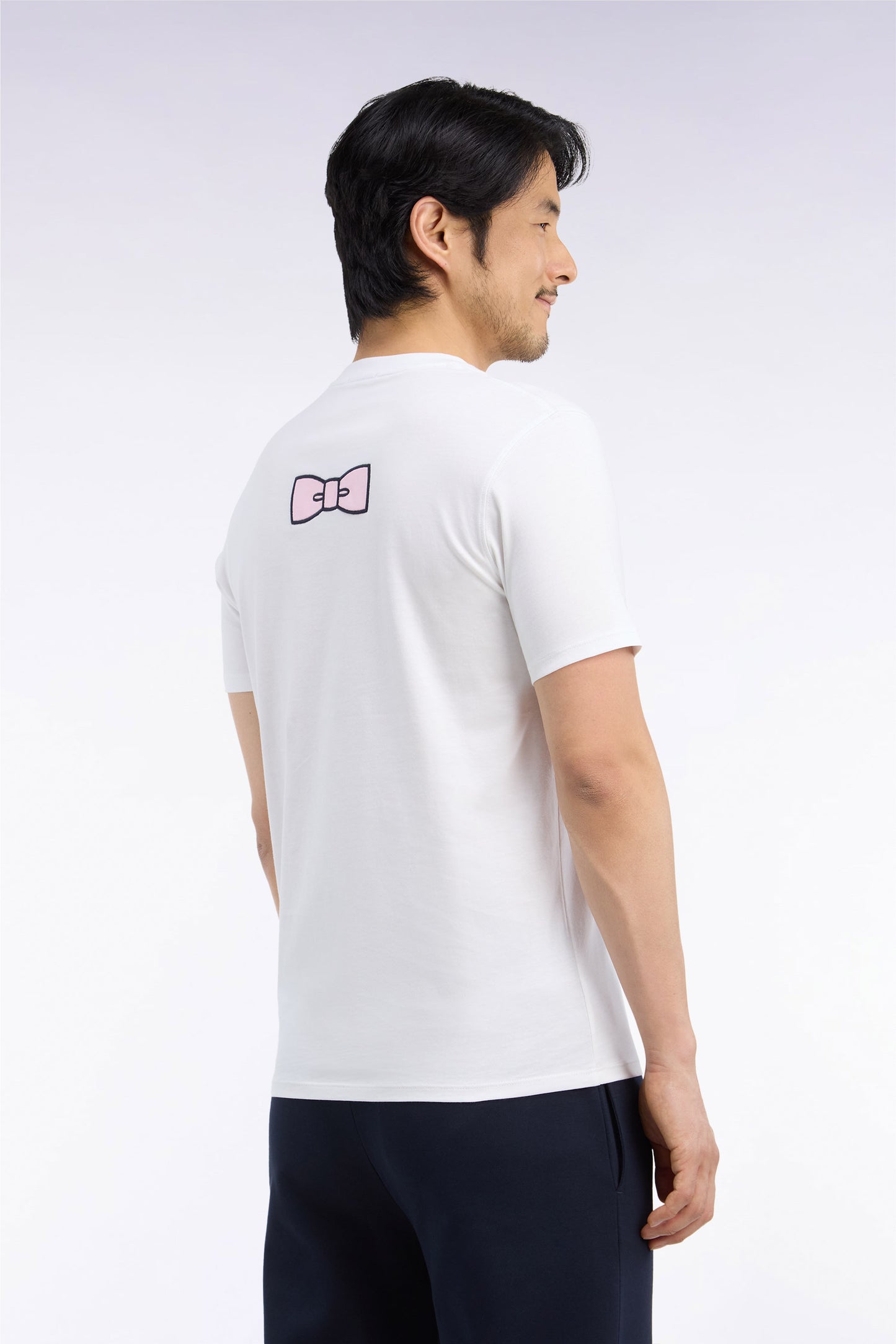 T-shirt manches courtes en coton blanc coupe droite nœud papillon