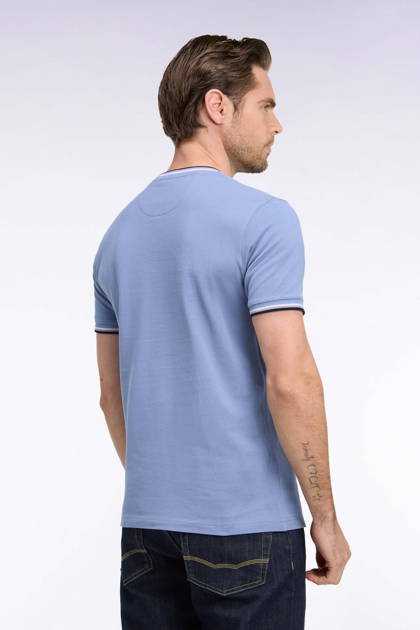T-shirt manches courtes en coton bleu à bords-côtes rayés coupe droite