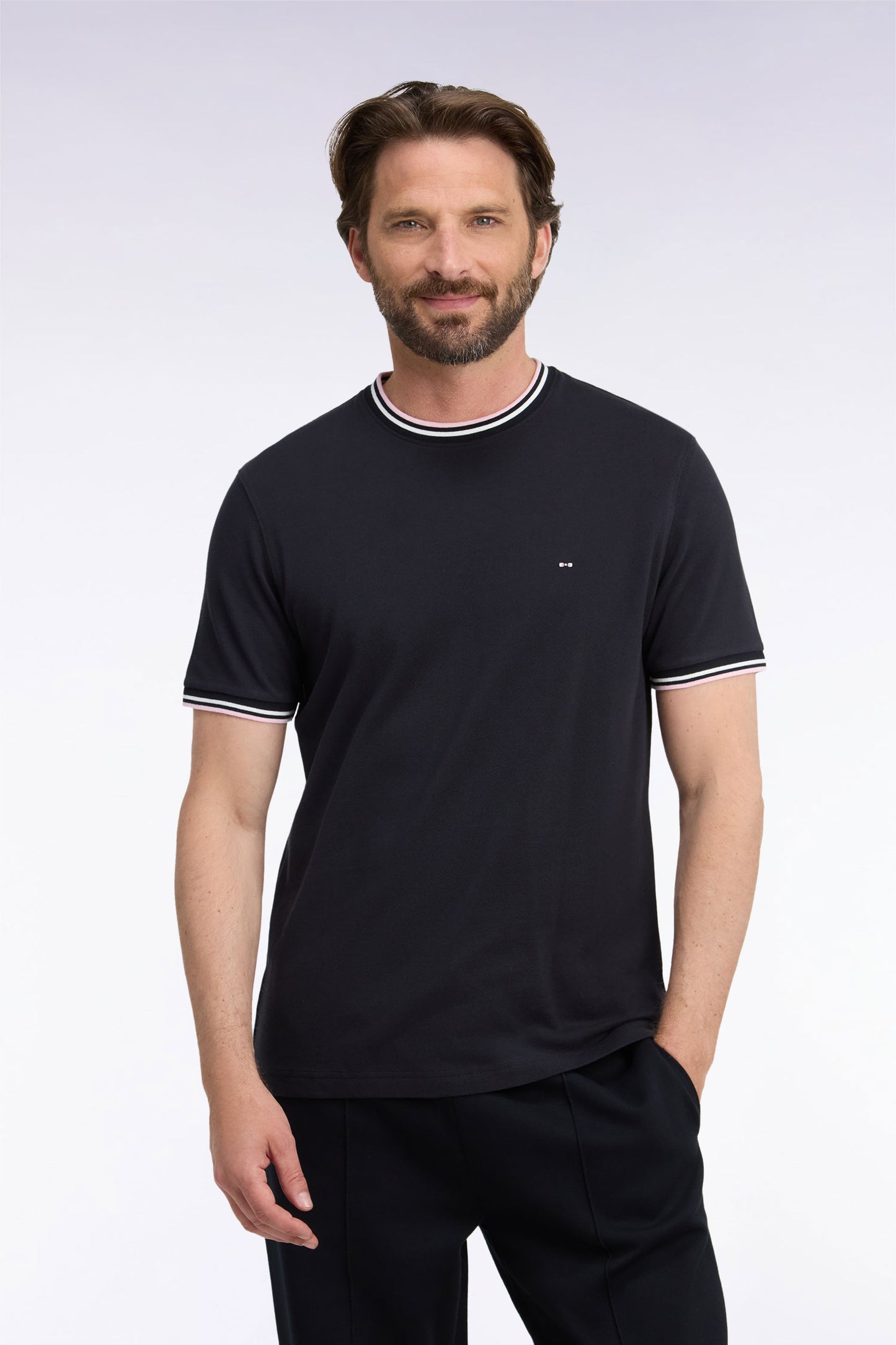 T-shirt manches courtes en coton noir à bords-côtes rayés coupe droite