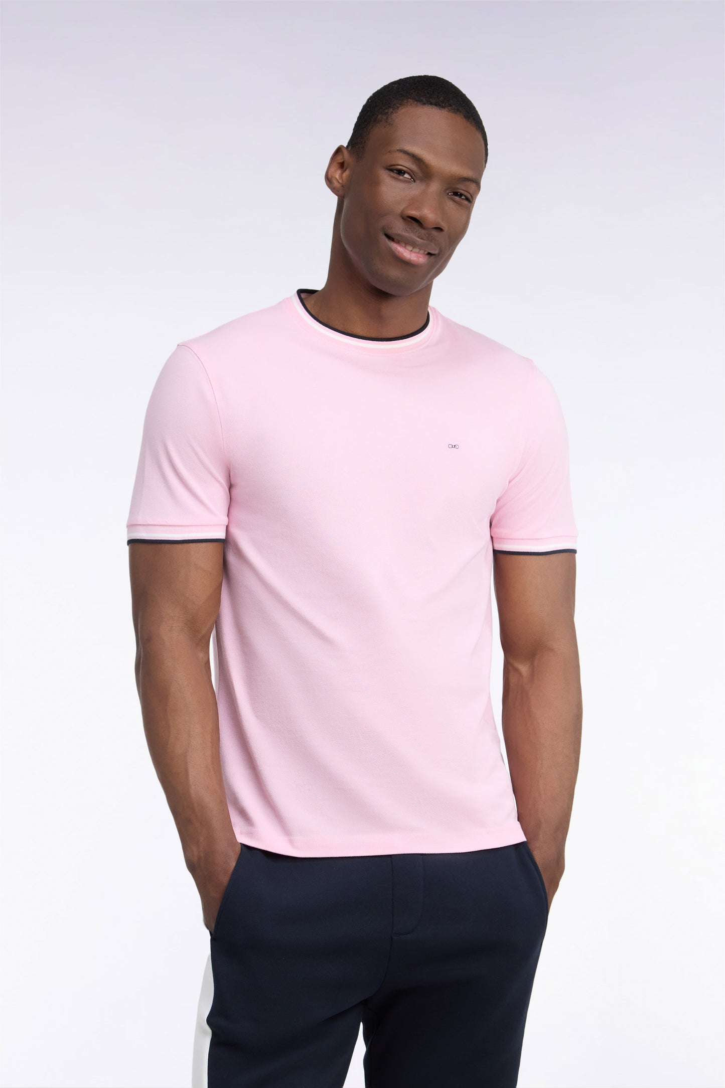 T-shirt manches courtes en coton rose à bords-côtes rayés coupe droite