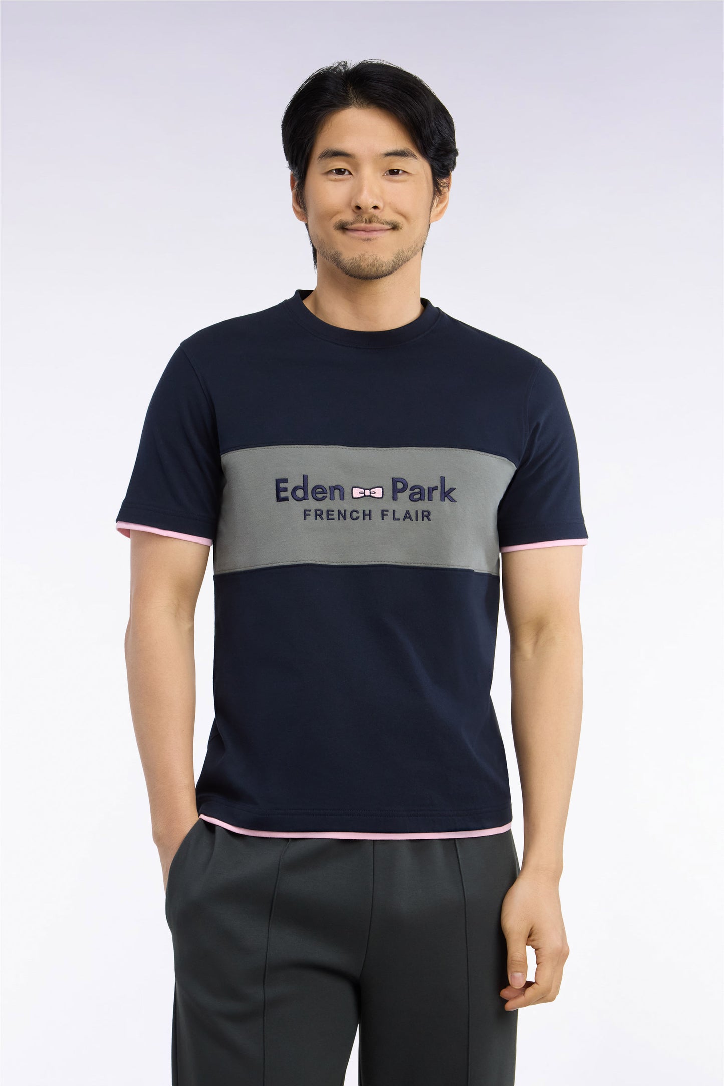T-shirt manches courtes bicolore à découpe kaki brodé coupe droite
