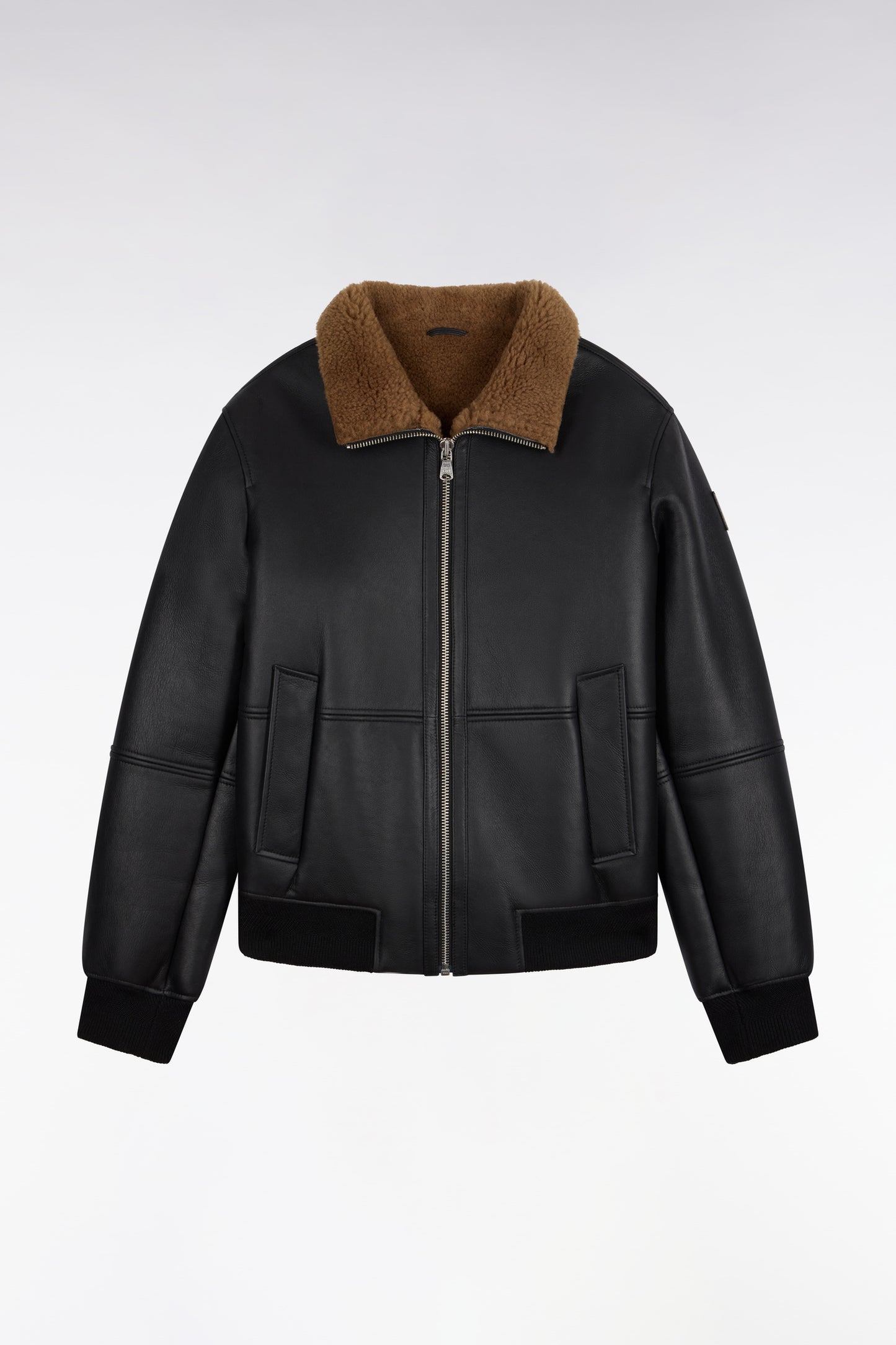 Blouson en peau lainée noir coupe droite