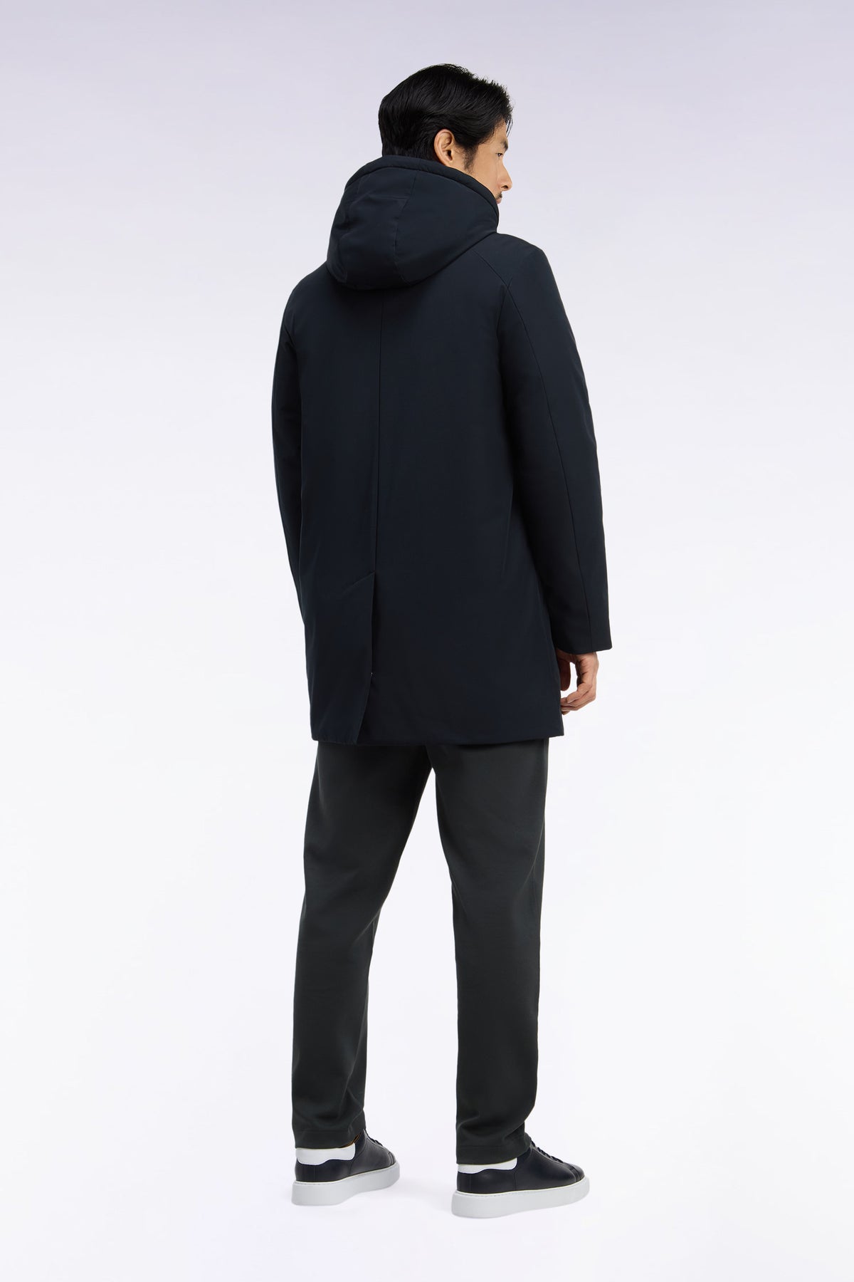 Parka noire à capuche amovible