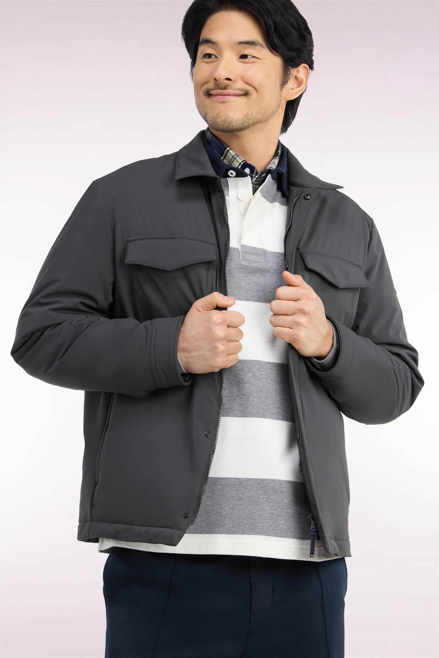 Surchemise en nylon stretch kaki coupe droite