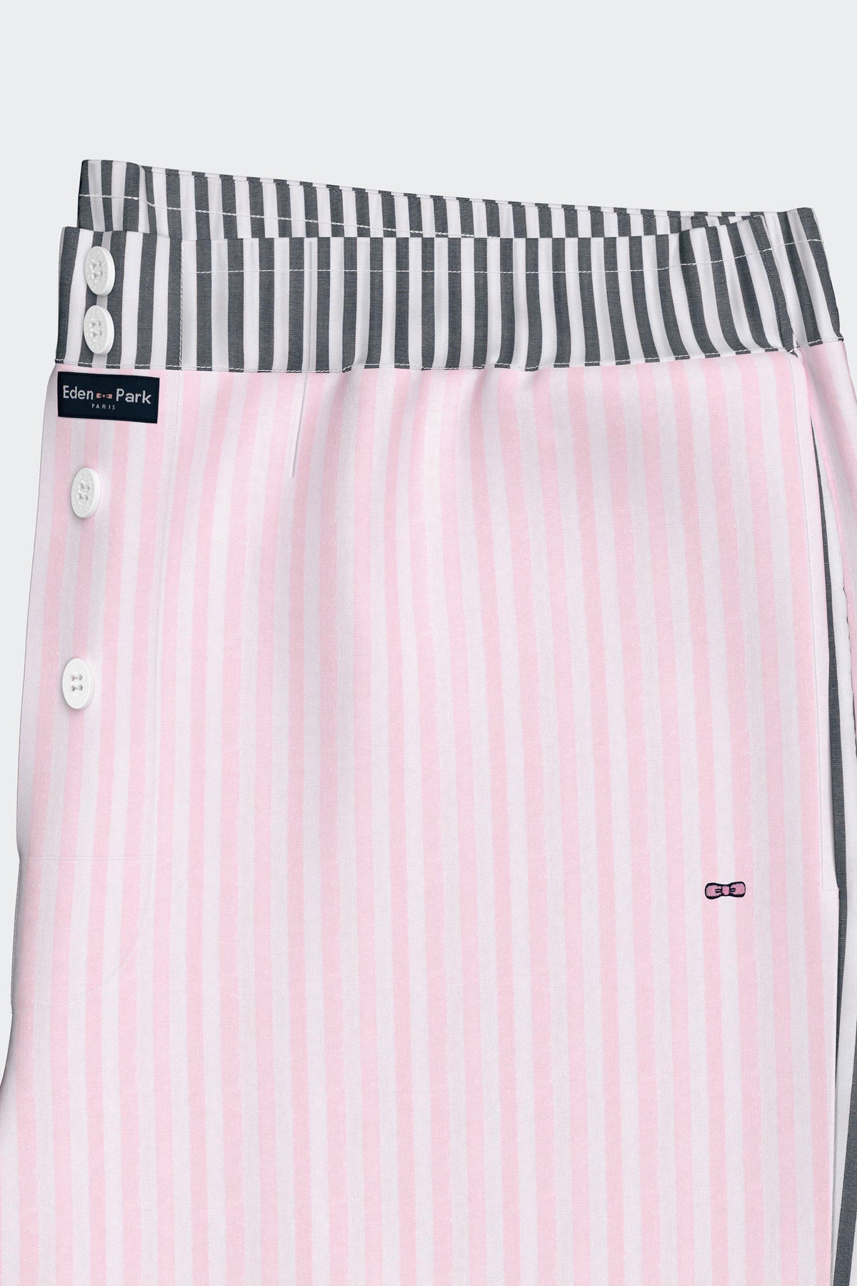 Ensemble pyjama court en coton T-shirt marine et short à rayures bâtons marine et roses