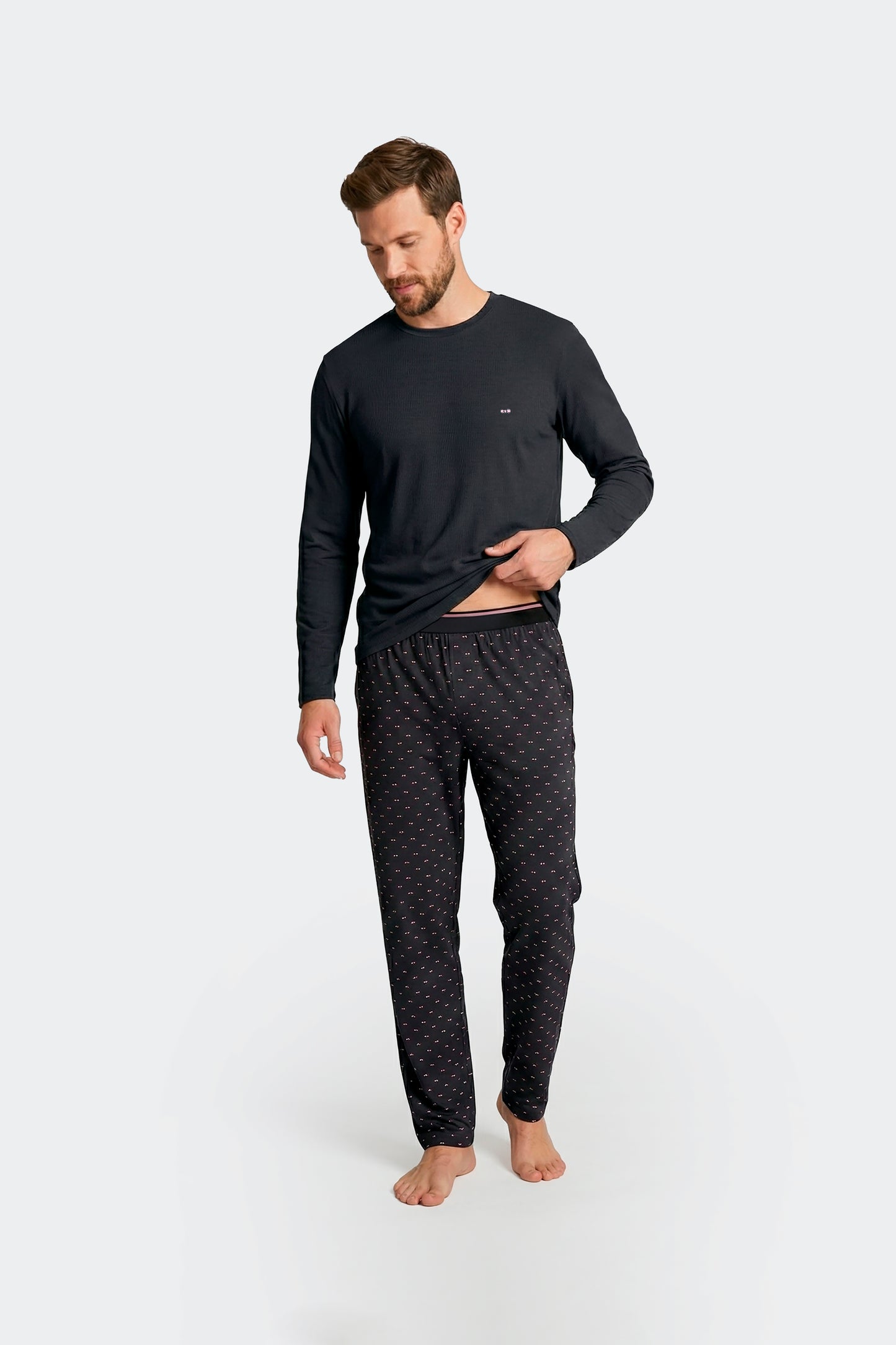 Ensemble pyjama long en coton T-shirt uni marine et pantalon imprimé nœuds papillon