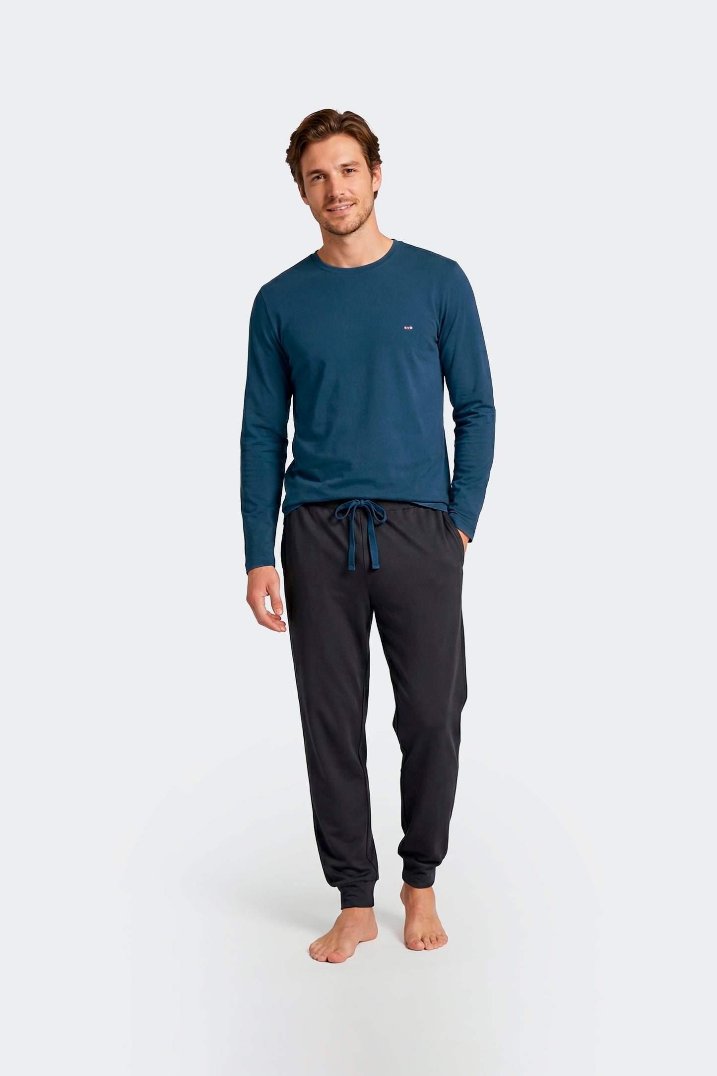 Ensemble pyjama long en coton T-shirt uni et pantalon marine