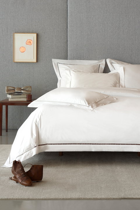 duo of rectangular white pillow case - Image 3