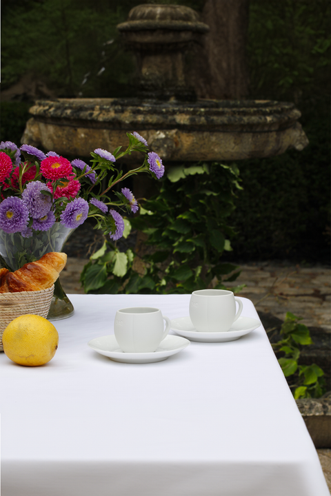 Lot de 2 tasses et sous-tasses blanches en porcelaine - Image 1