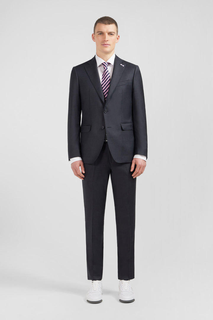 Fitted suit in dark grey wool