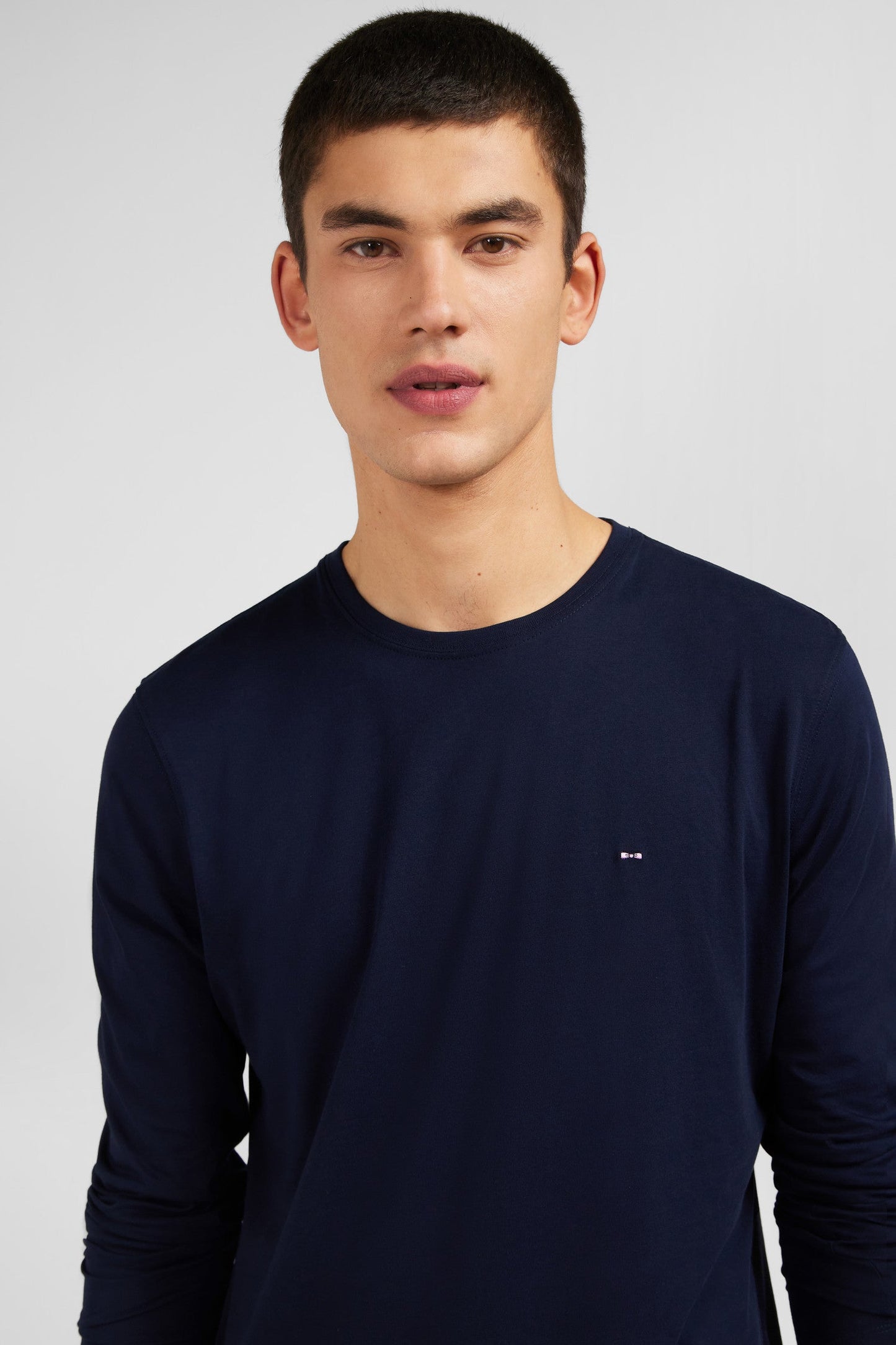 Long sleeved navy blue cotton t-shirt - Image 4