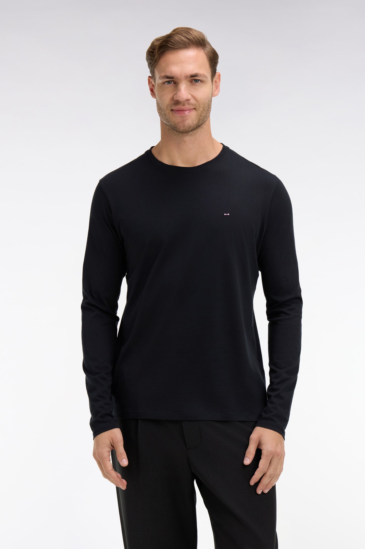 Long sleeved black cotton t-shirt