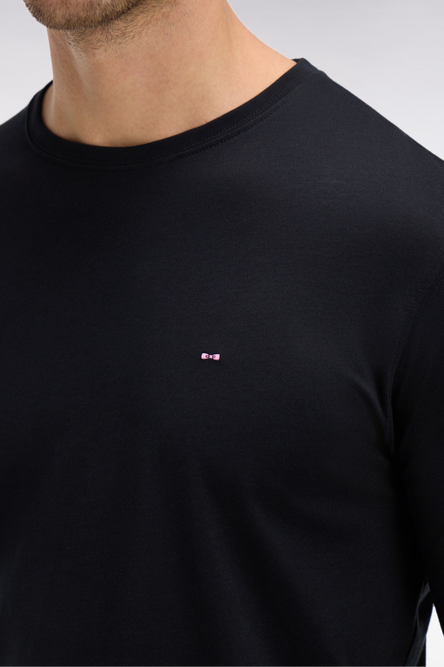 Long sleeved black cotton t-shirt