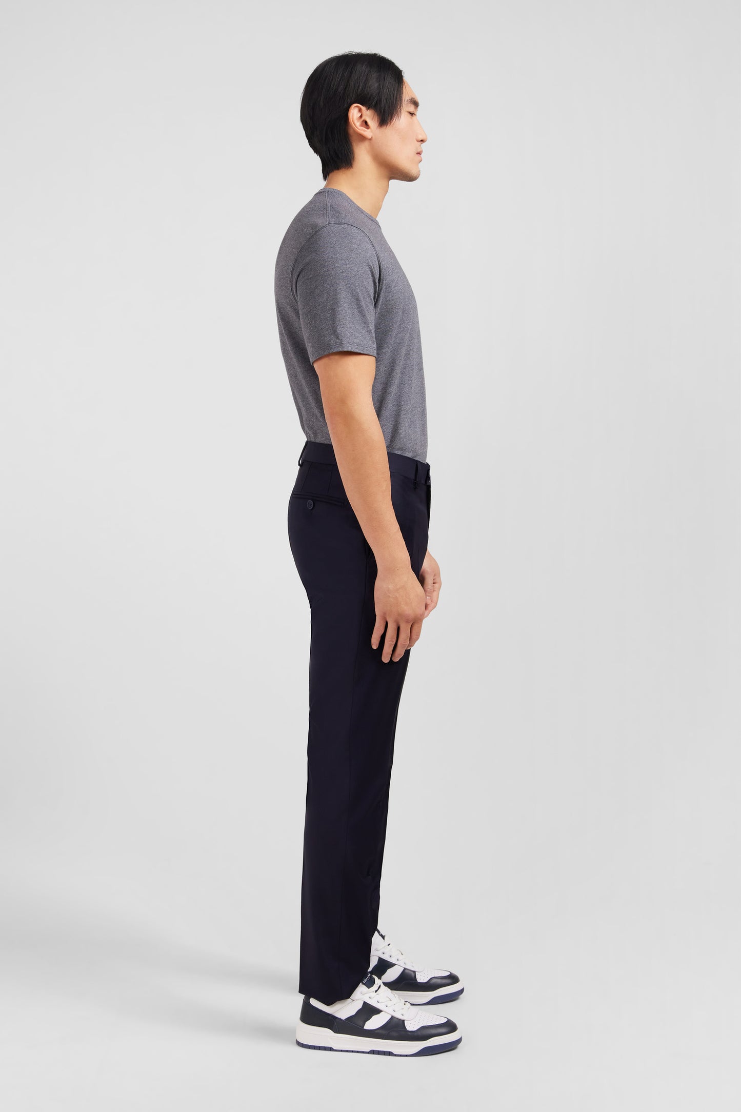 Pantalon slim bleu foncé en laine à plis cassés