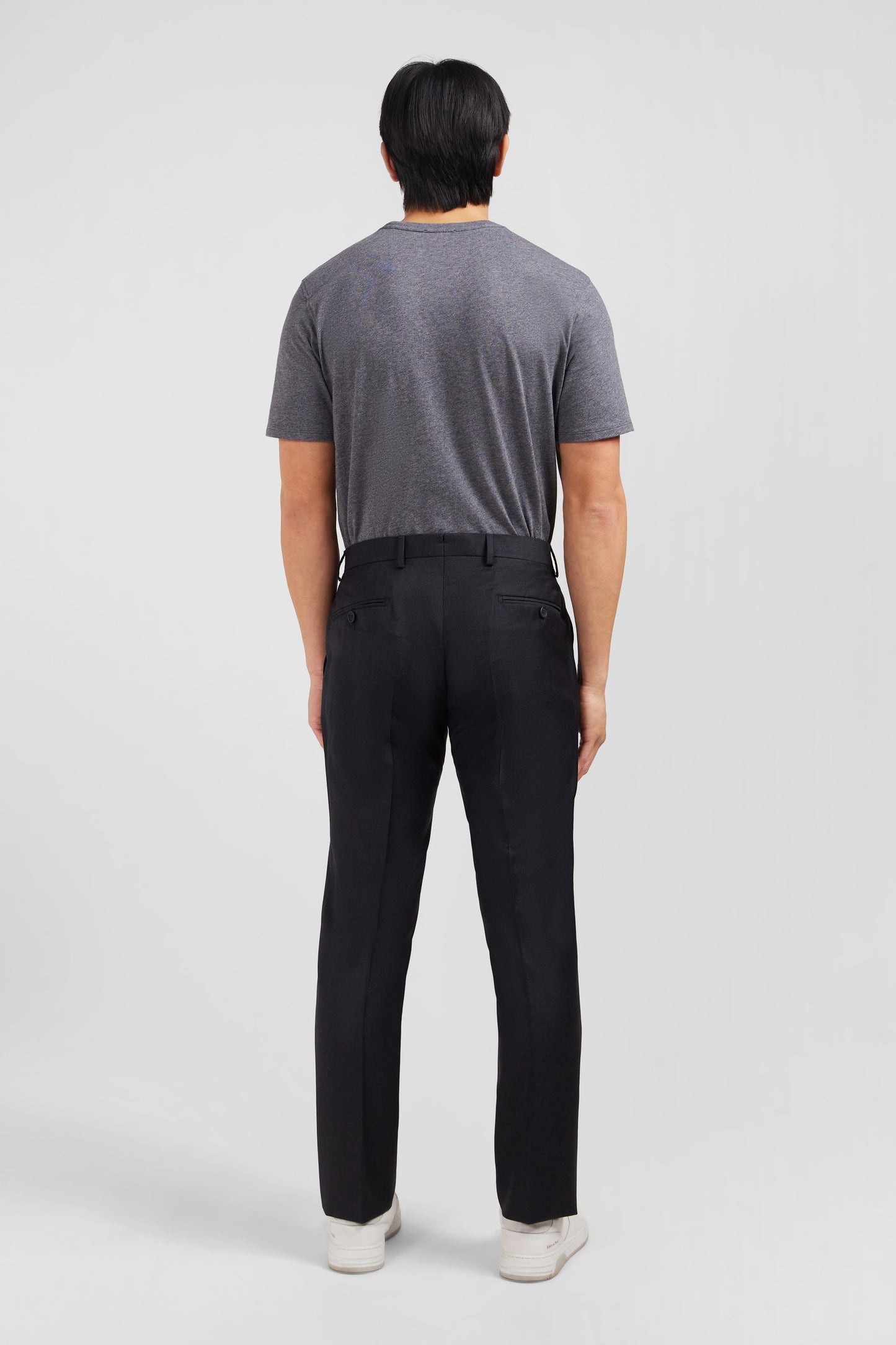 Pantalon slim gris foncé en laine à plis cassés