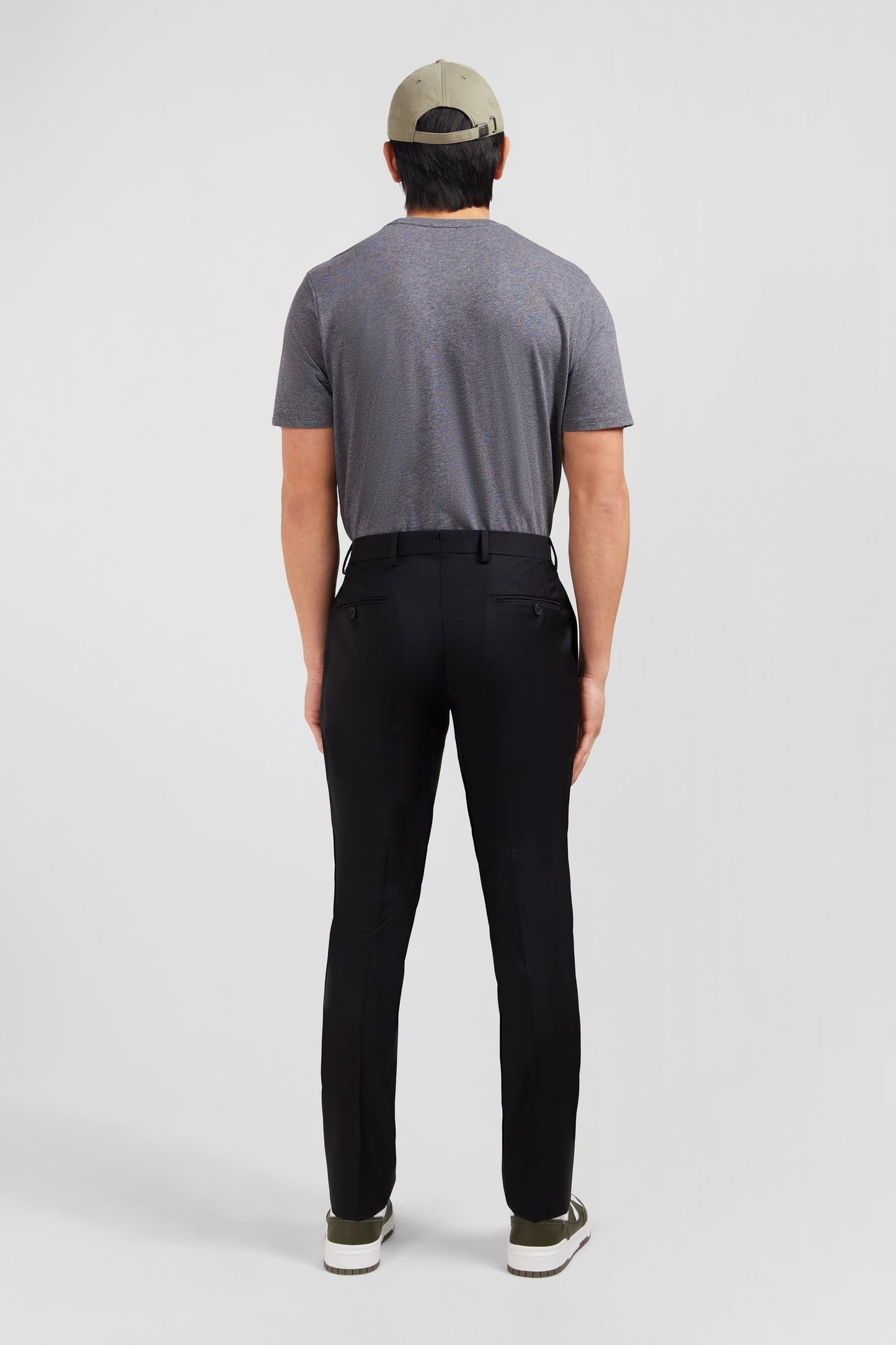 Pantalon slim noir en laine à plis cassés - Image 3