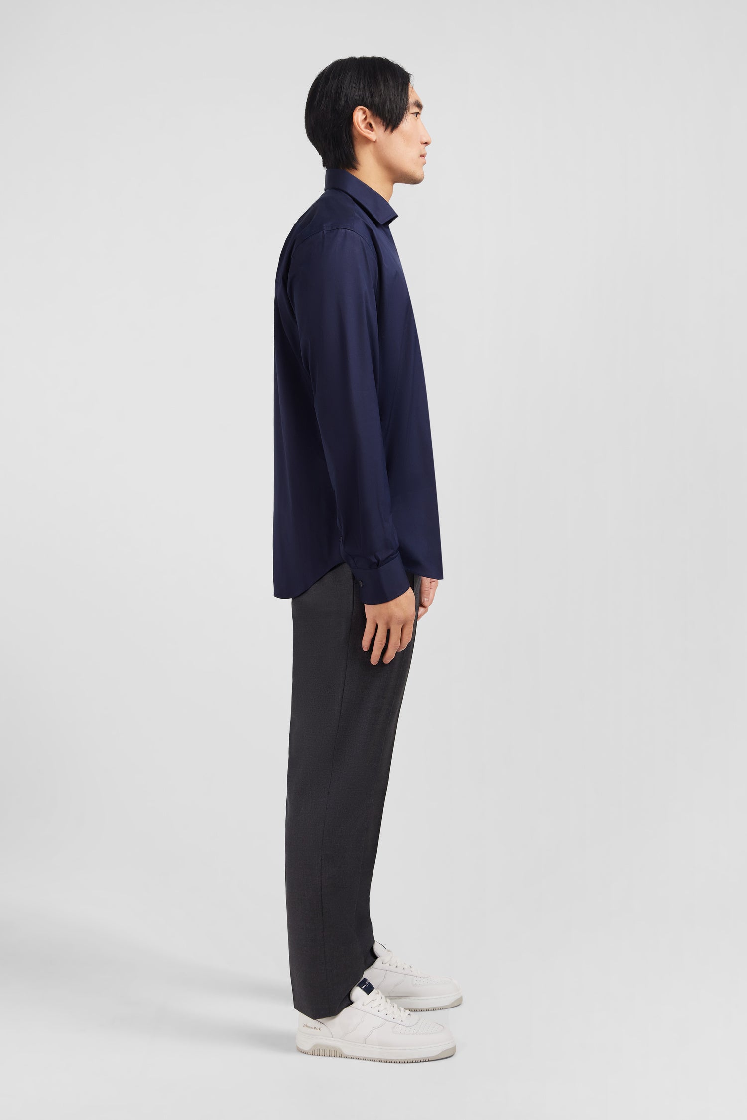 Slim-fit navy shirt in stretch poplin