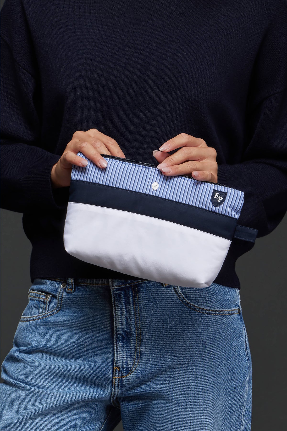 Pochette zippée upcyclée Pap'Atelier ciel en patchwork de coton rayé matelassé