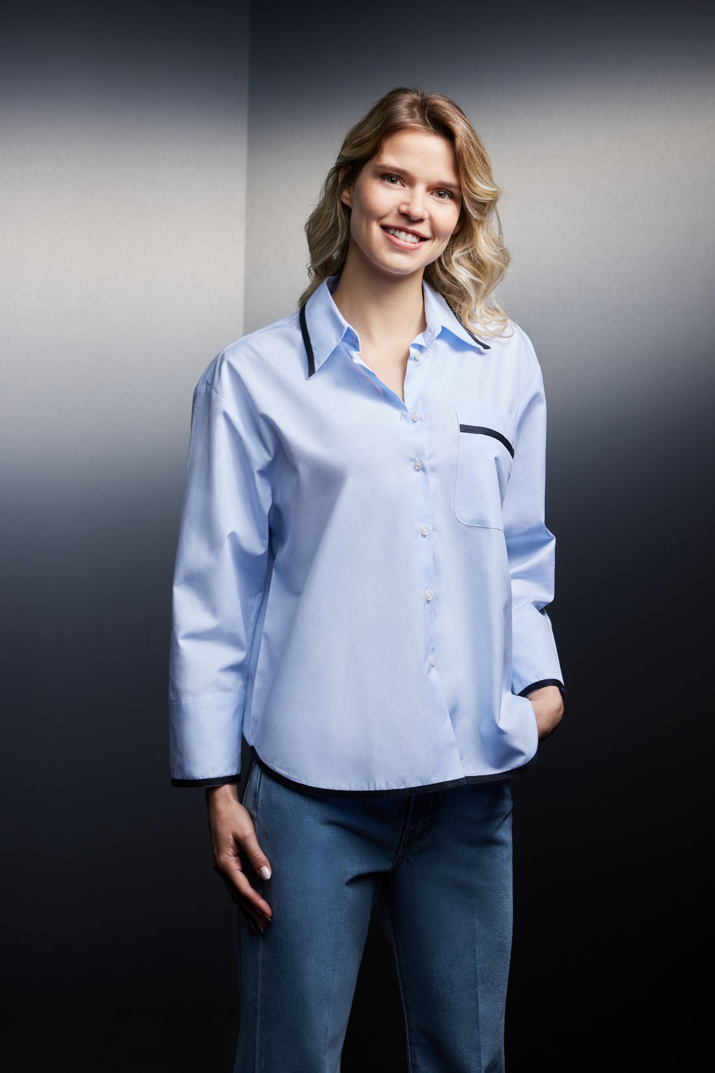 Chemise en coton ciel à galons marine upcyclée Pap'Atelier