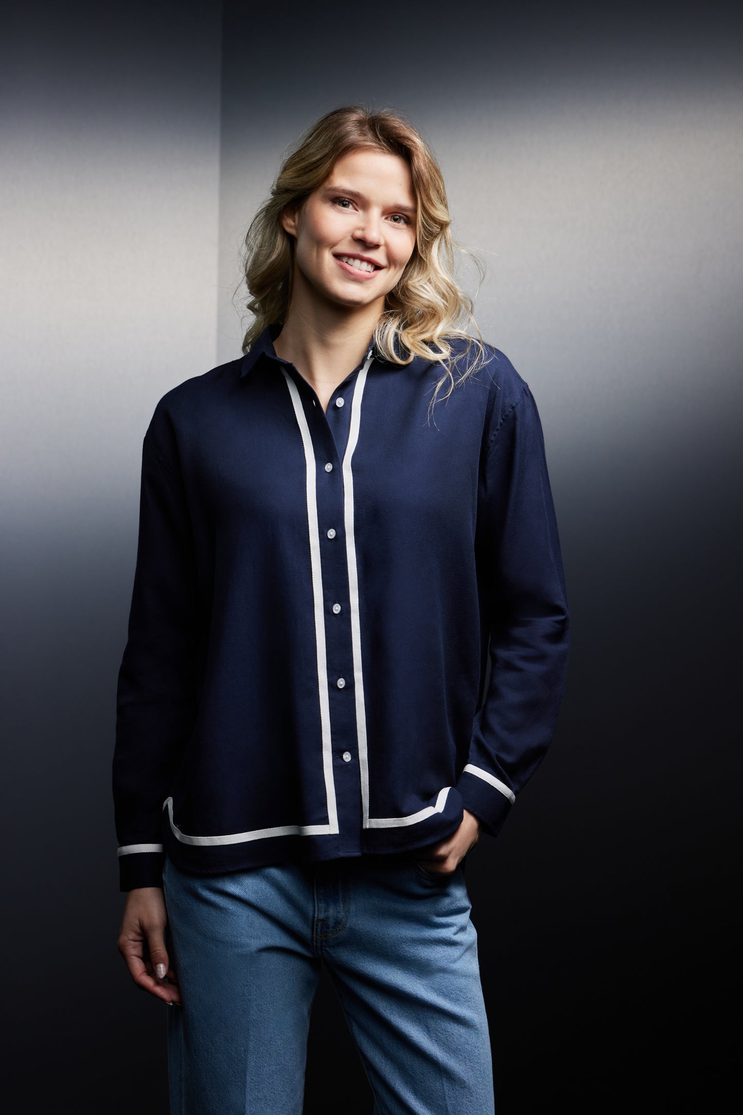 Chemise en coton marine à galons écrus upcyclée Pap'Atelier