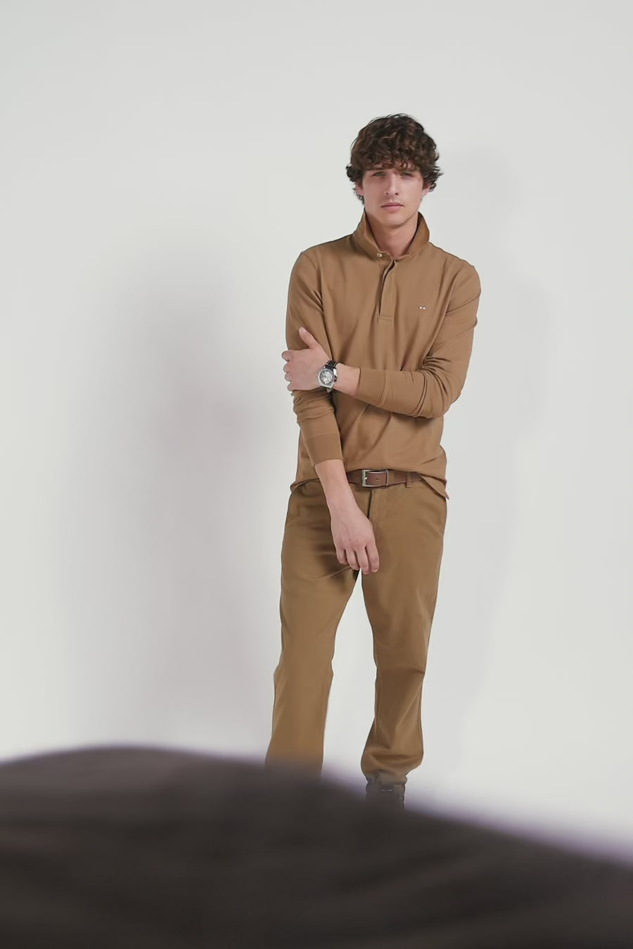 Polo manches longues en piqué coton camel coupe Slim