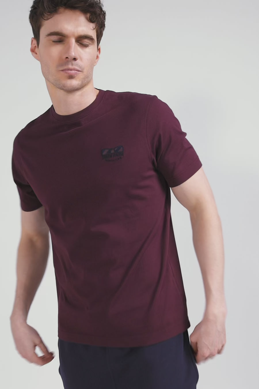 T-shirt manches courtes bordeaux emblème tissu cravate coupe Regular