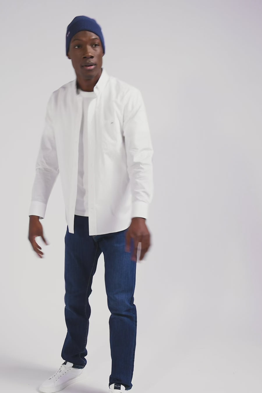 Regular white cotton poplin shirt with button-down collar and printed elbow patches