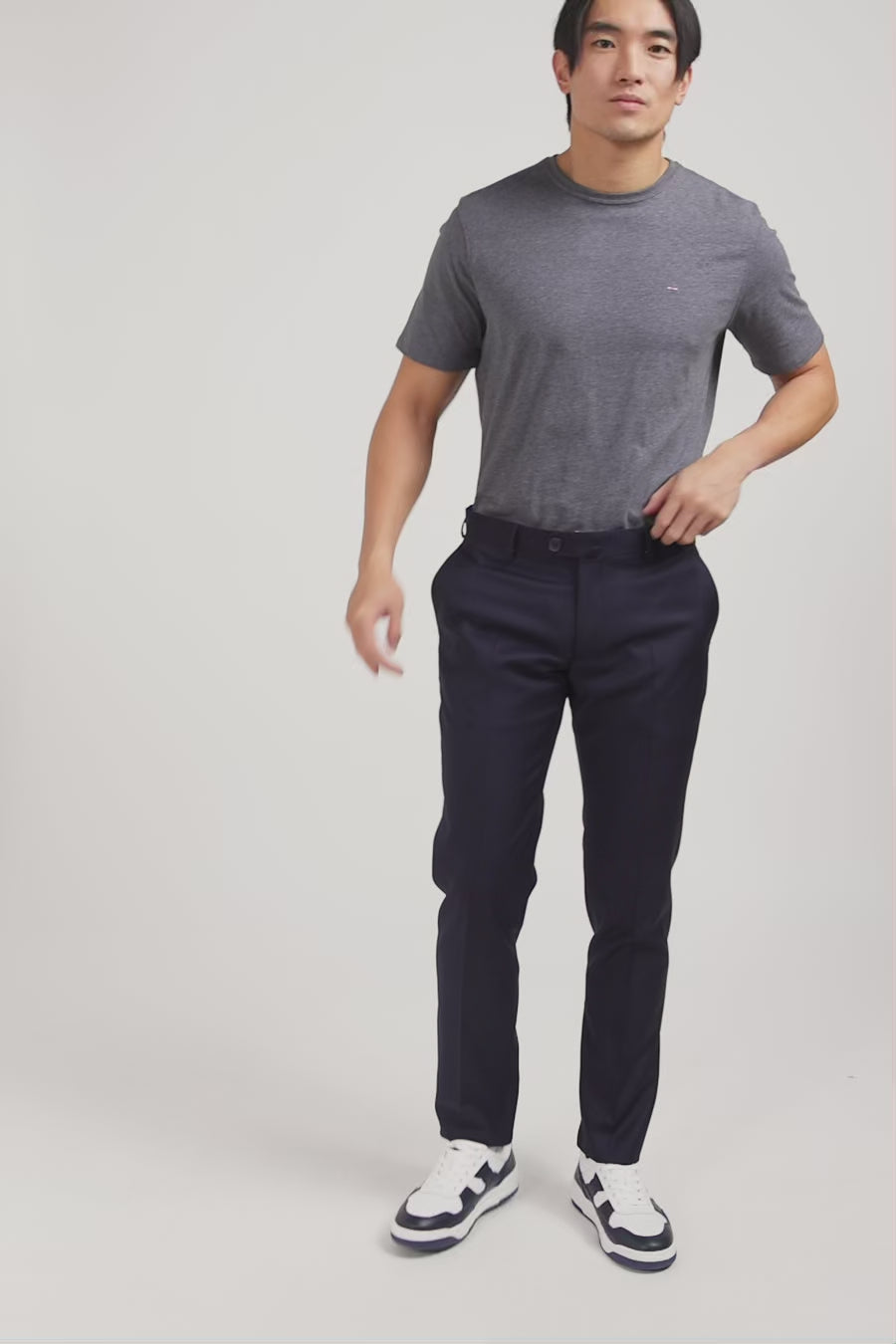 Pantalon slim bleu foncé en laine à plis cassés