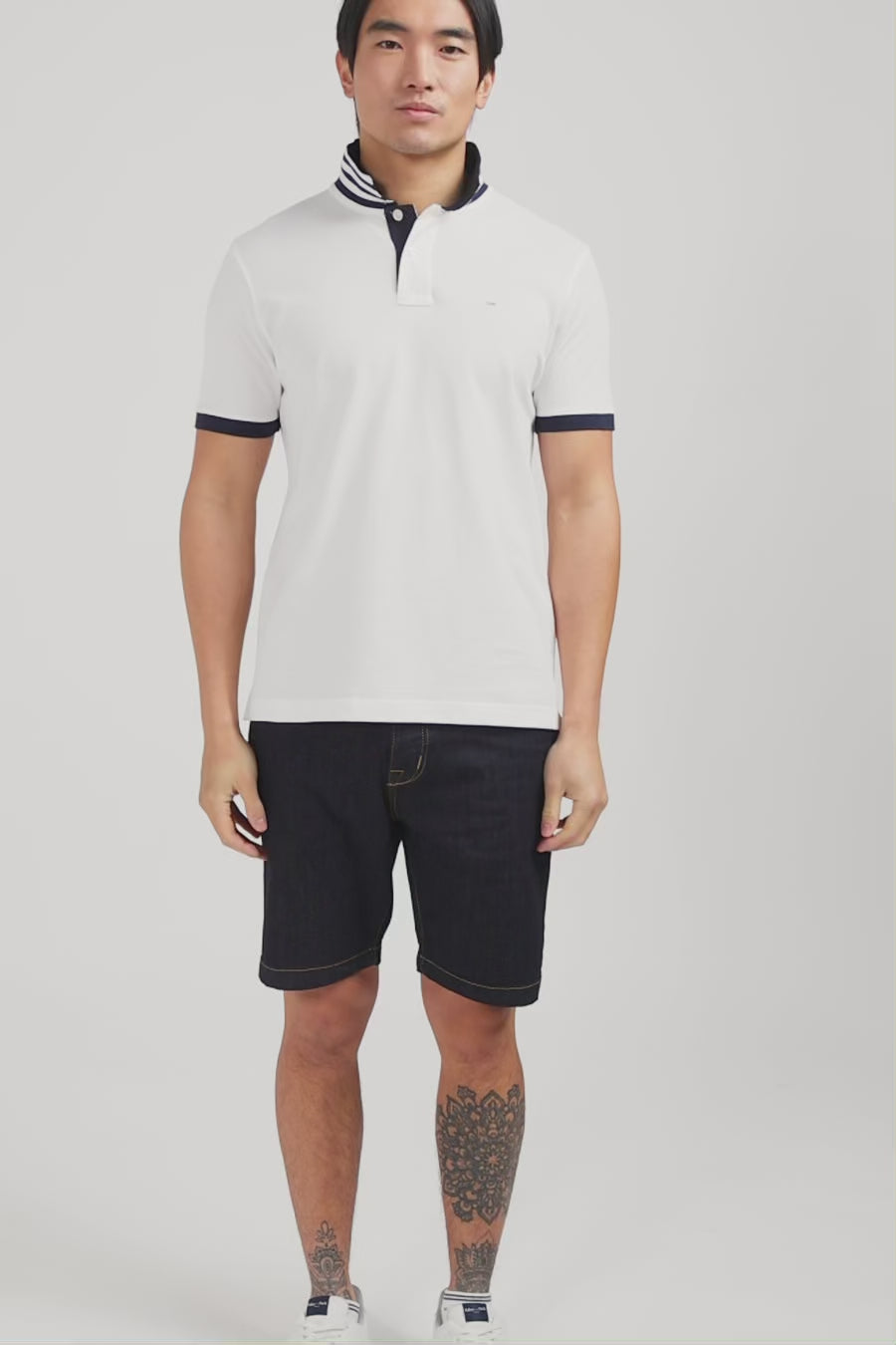 Polo blanc en coton pima avec détails contrastés