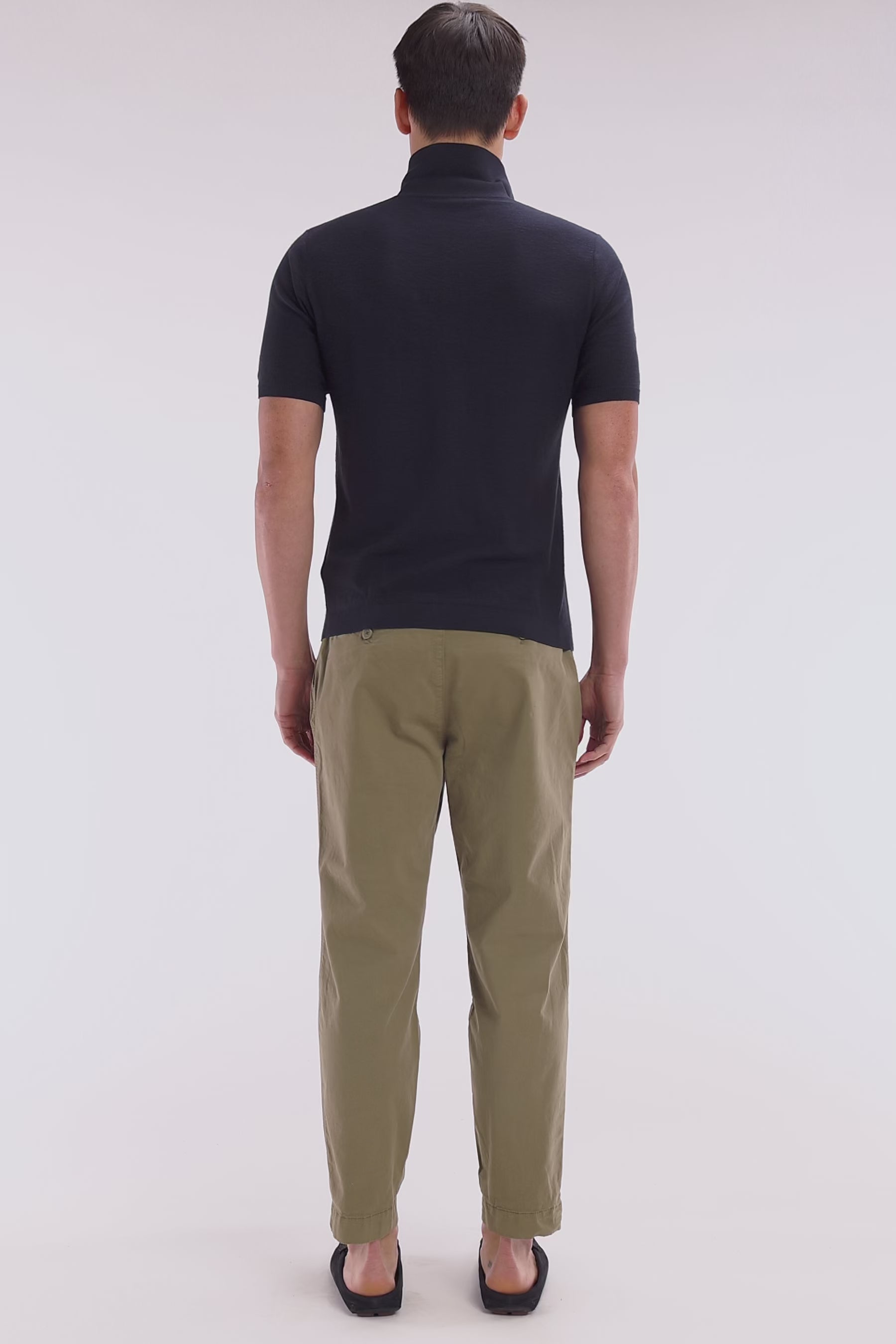 Pantalon chino à plis en coton stretch kaki coupe droite