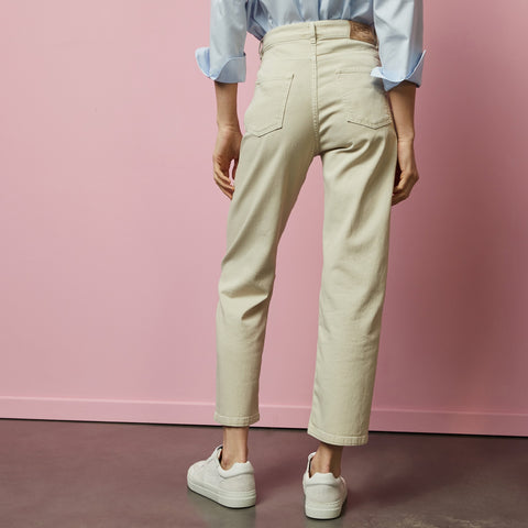Pantalon écru en denim coupe 7/8ème - Image 3