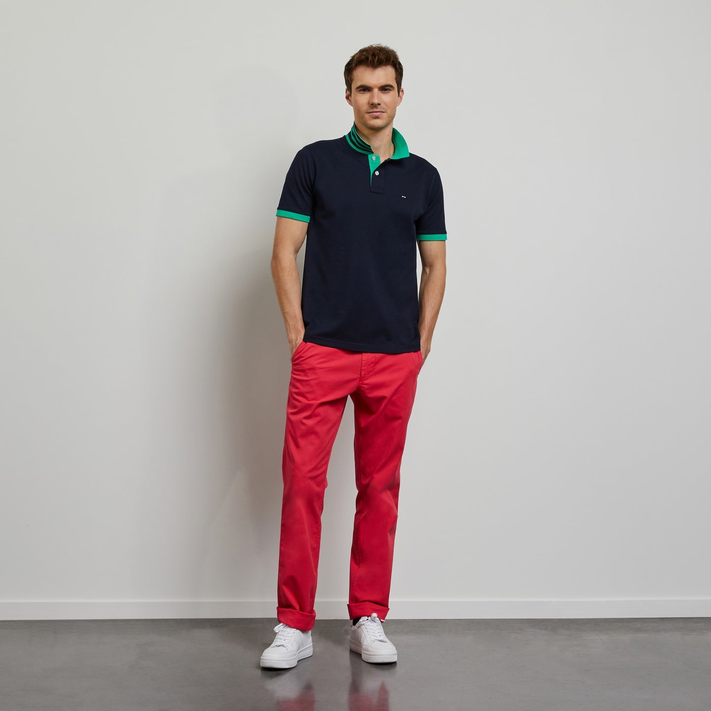 Polo bleu foncé à détails vert en coton Pima
