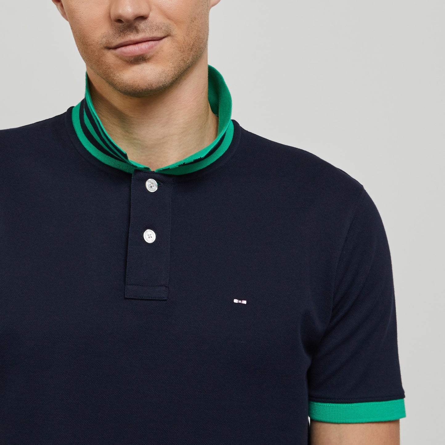 Polo bleu foncé à détails vert en coton Pima