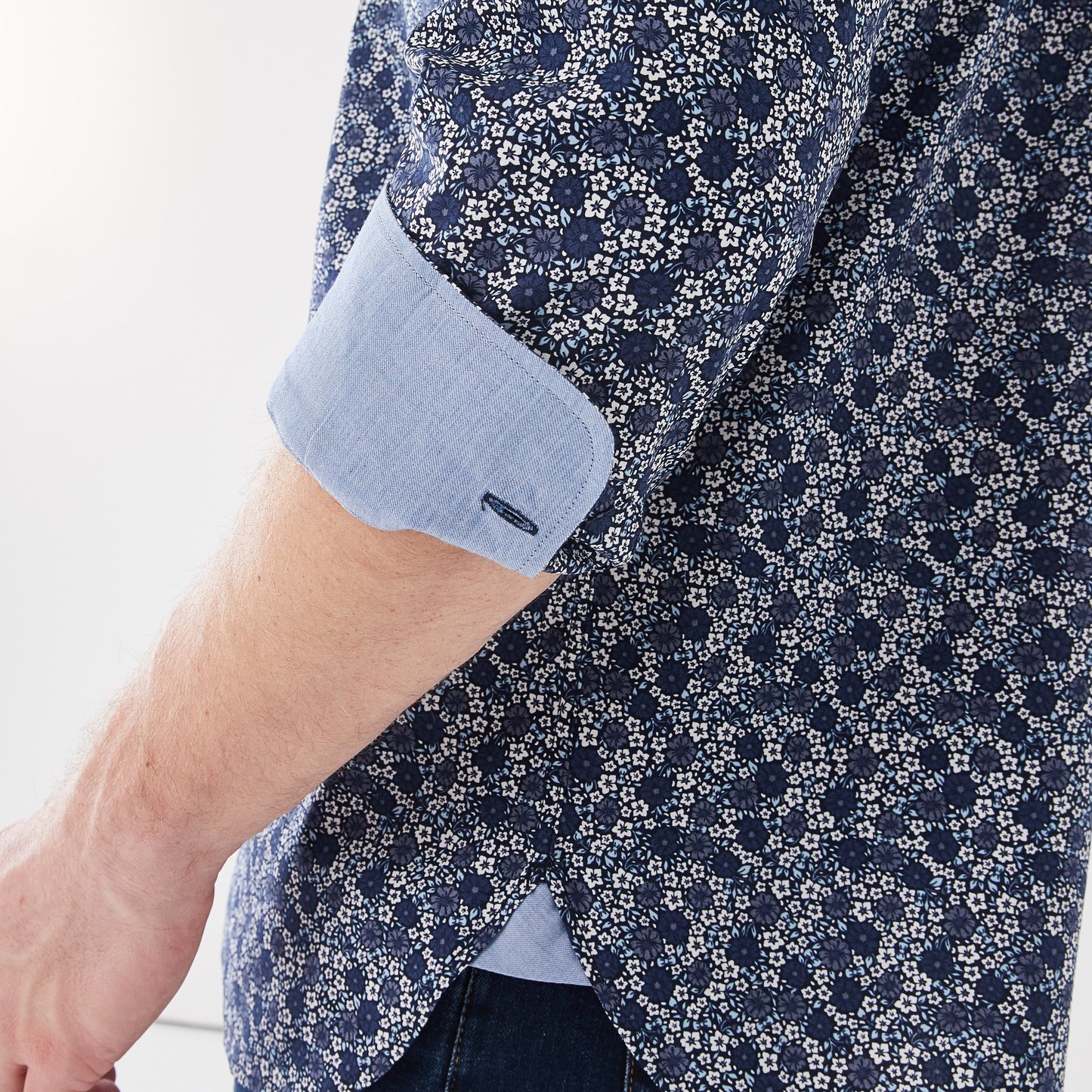 Navy blue shirt in floral cotton poplin