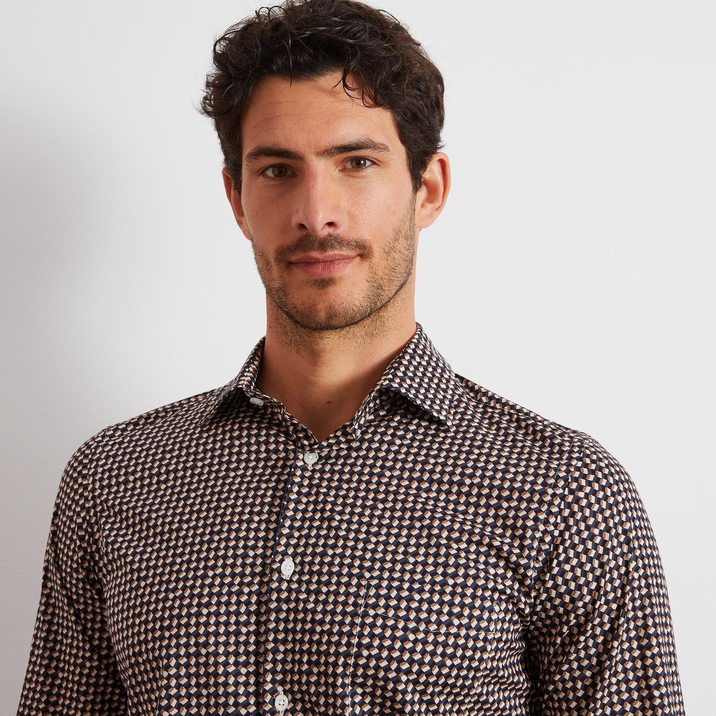 Brown shirt with a vintage motif